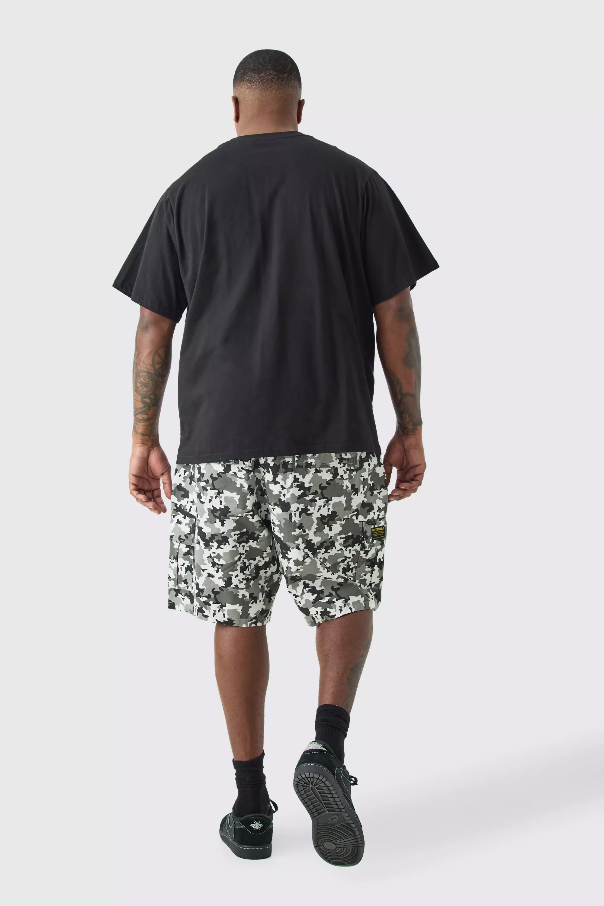 Multi Plus Fixed Waist Camo Twill Cargo Shorts alternative image