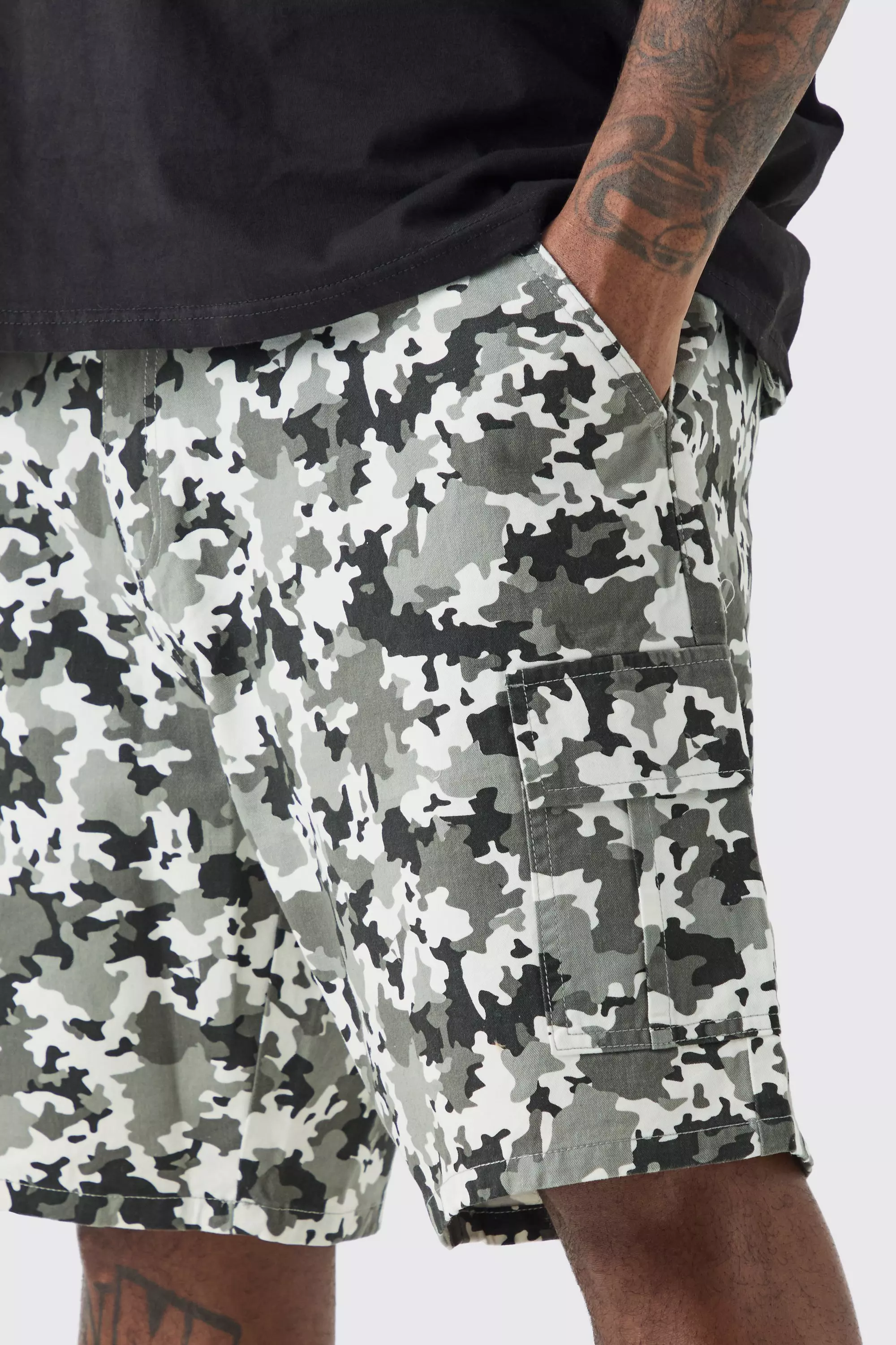 Multi Plus Fixed Waist Camo Twill Cargo Shorts alternative image