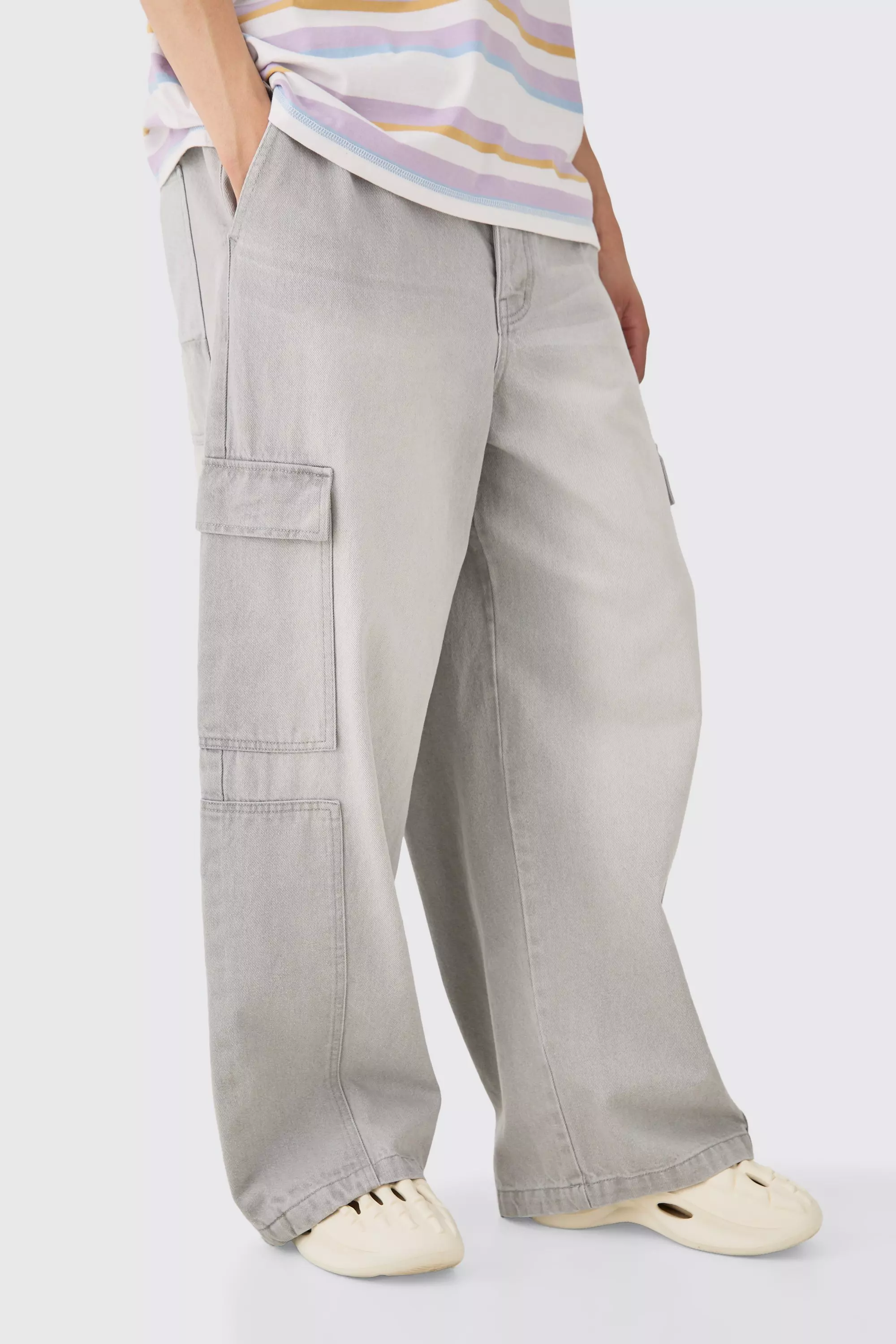 Grey Elasticated Waist Extreme Wide Fit Cargo Jeans In Grey