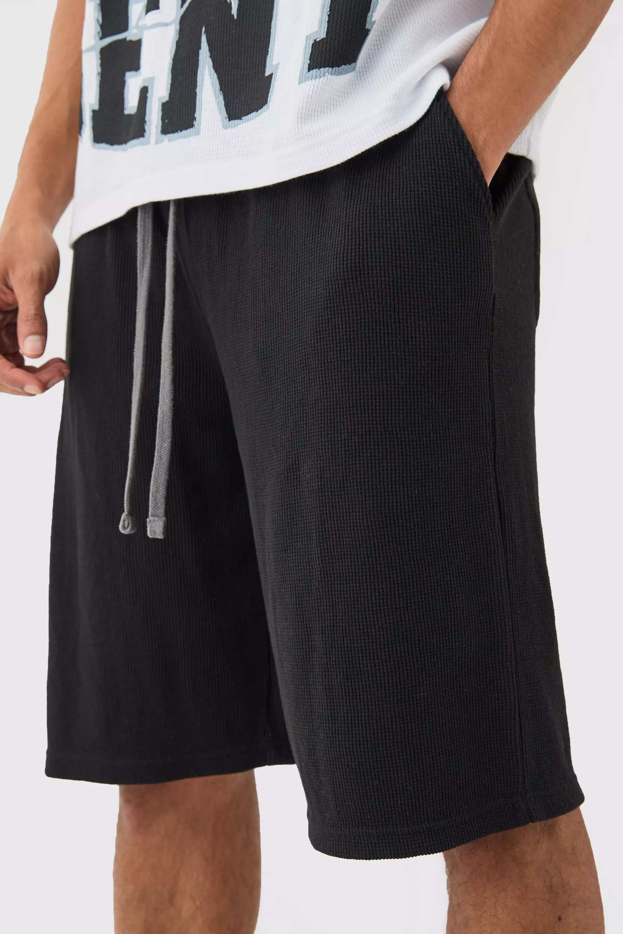 Oversize Shorts in Waffeloptik, Black alternatives Bild