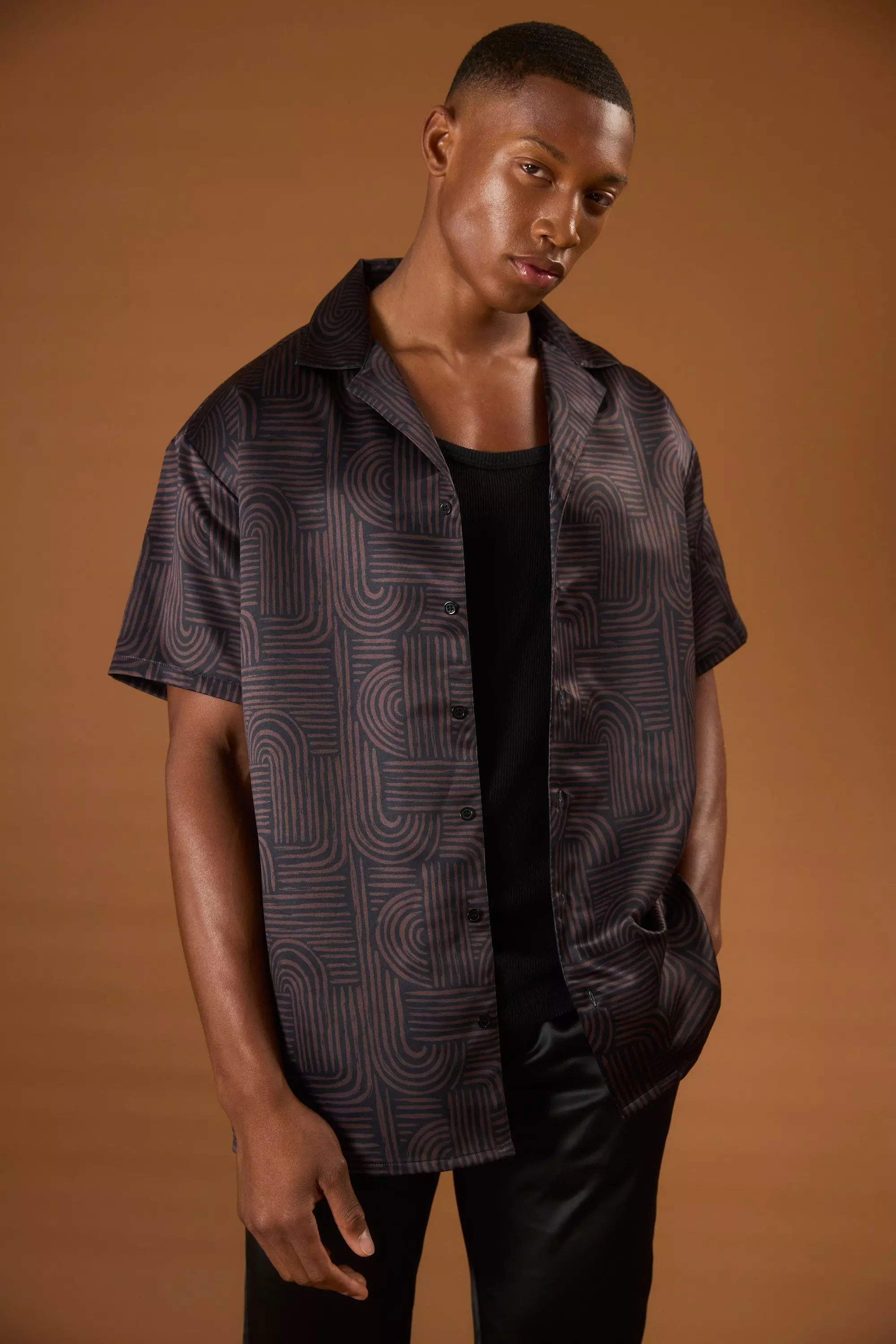 Kurzärmliges Oversize Satin-Hemd, Chocolate alternatives Bild
