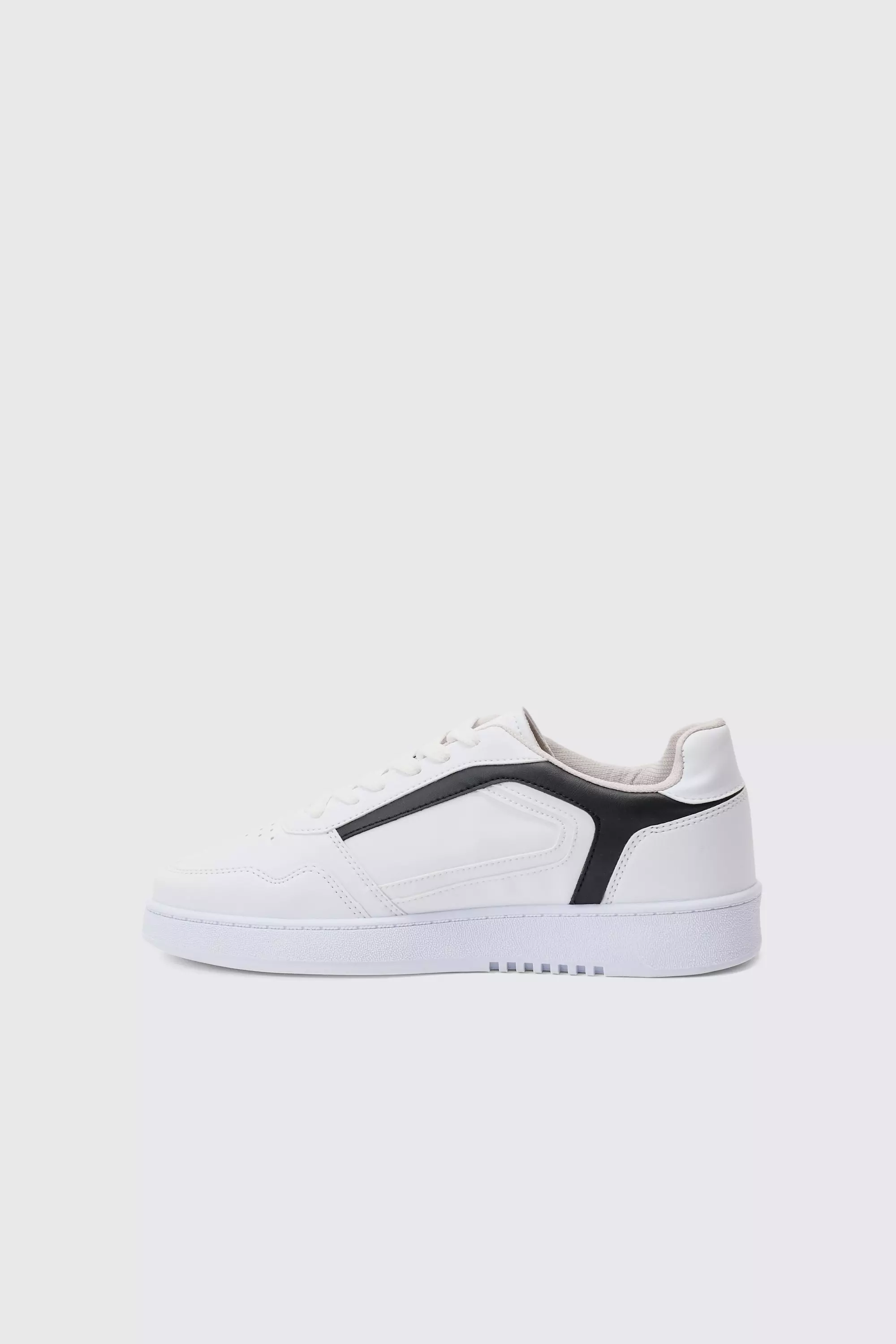 Klobige Sneaker mit Kontrast-Einsatz, Black alternatives Bild