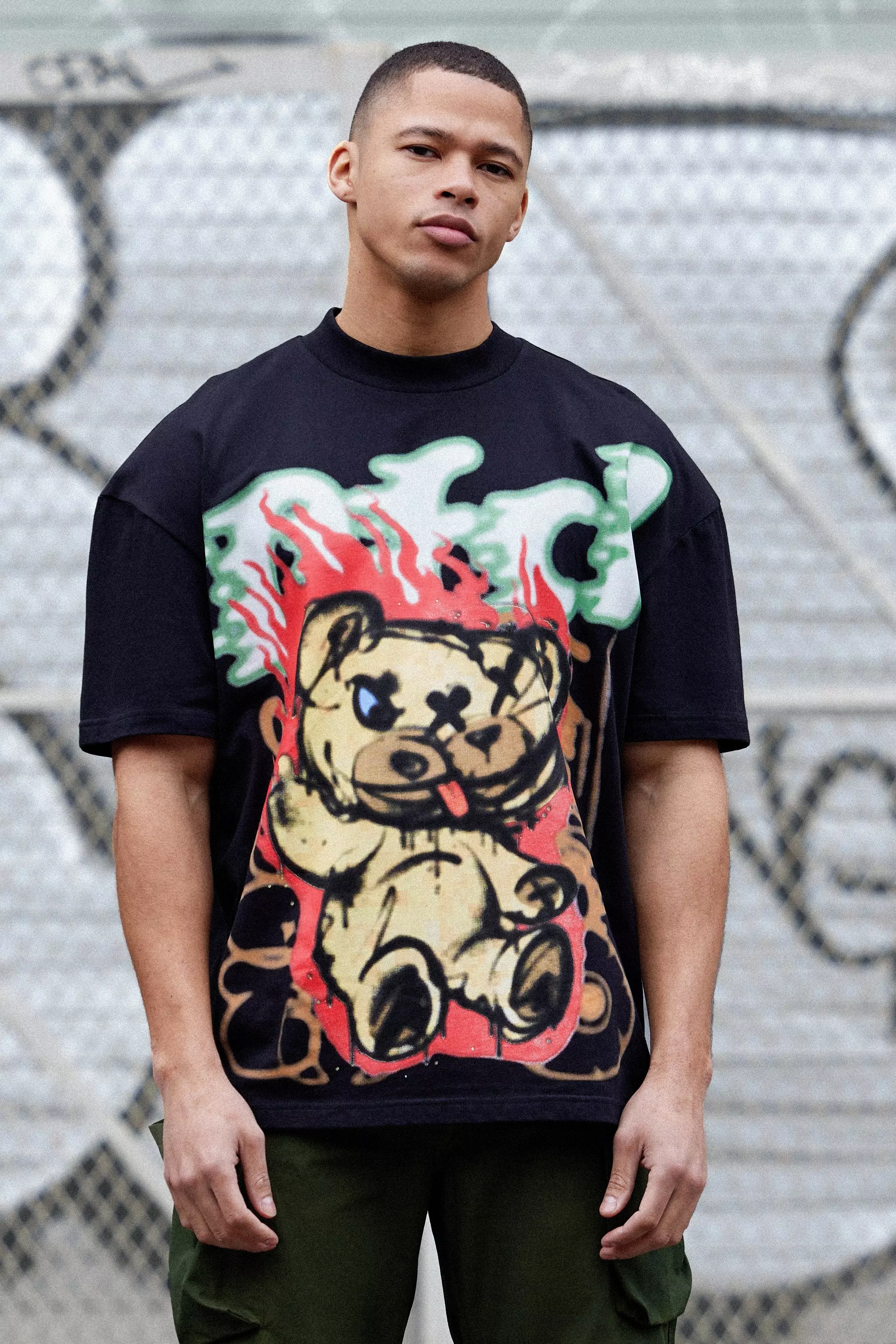 Black Oversized Extended Neck Bear Graphic T-shirt