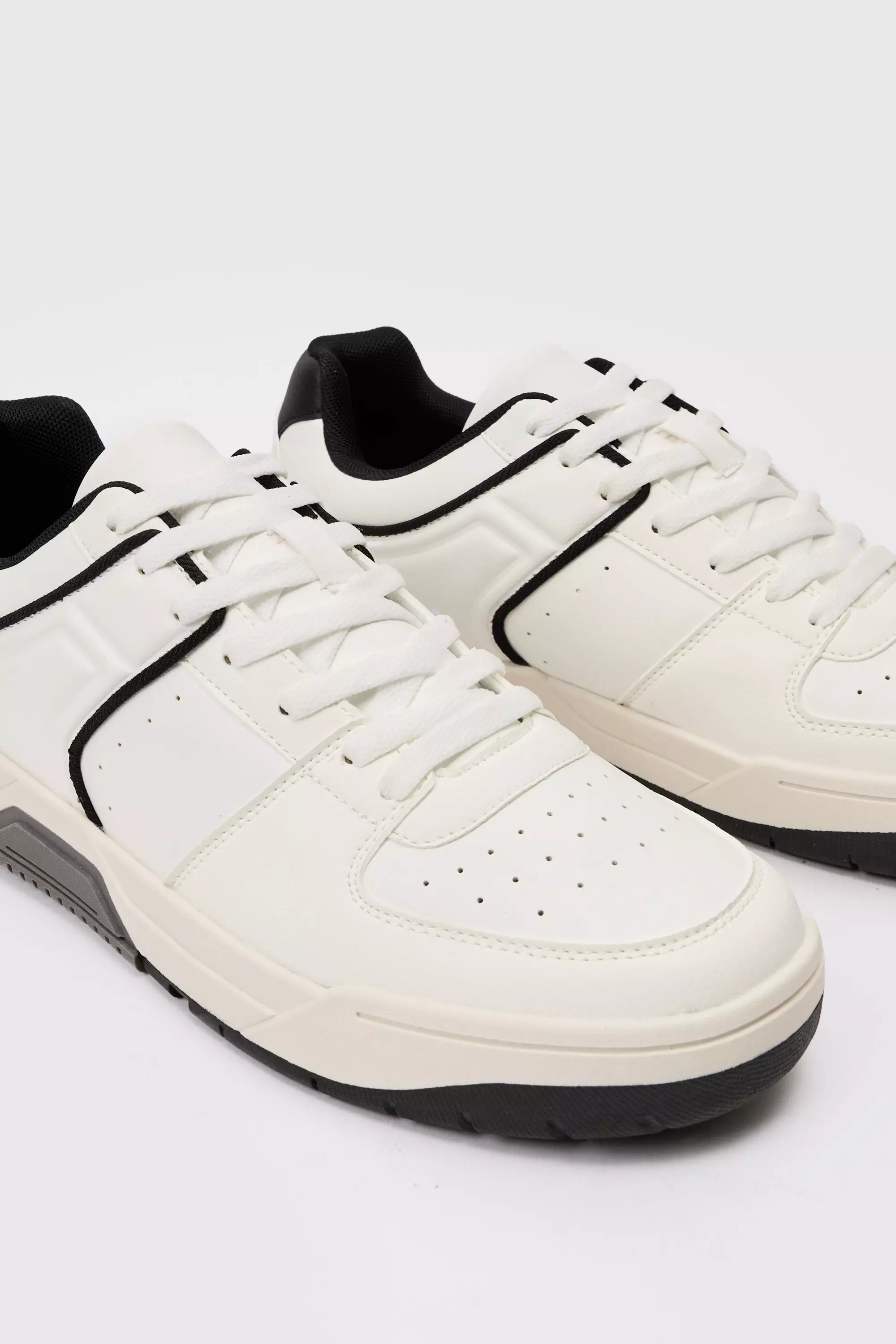 Contrast Piping Chunky Trainer In Black boohooMAN