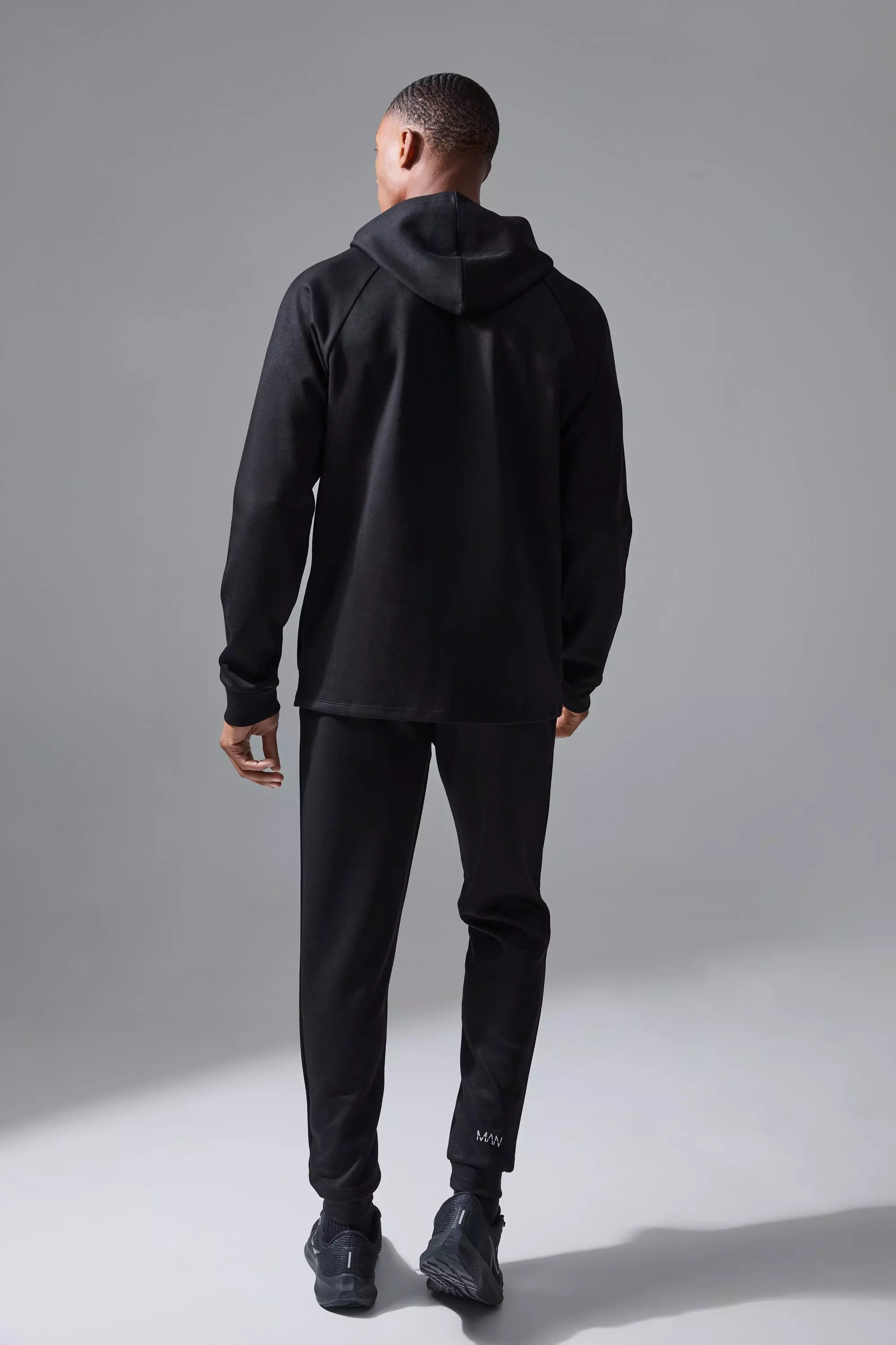 Black Man Active Zachte Stretch Yoga Hoodie alternatieve afbeelding
