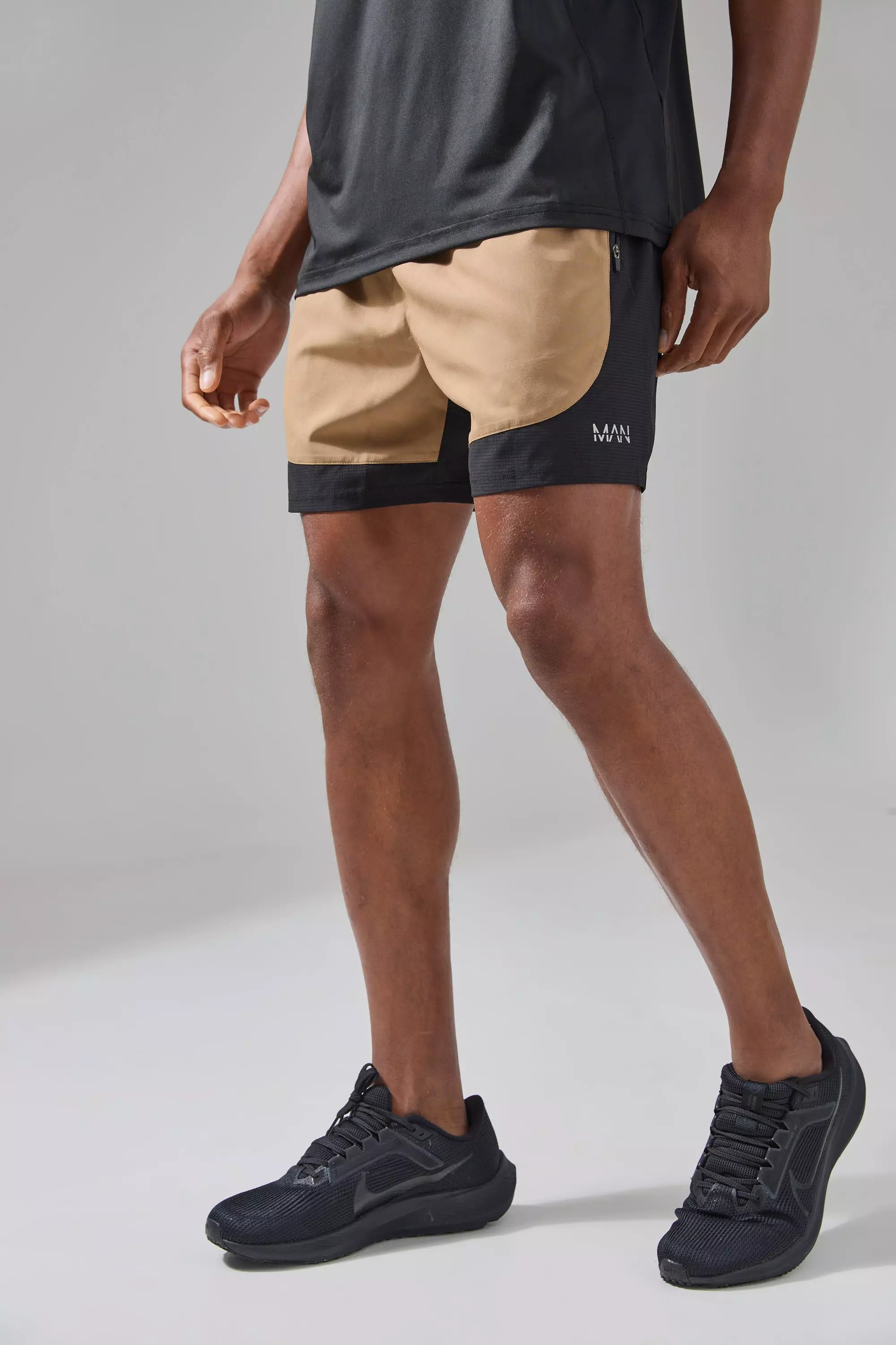 Man Active Stretch Woven Colour Block 5inch Regular Fit Short Sand