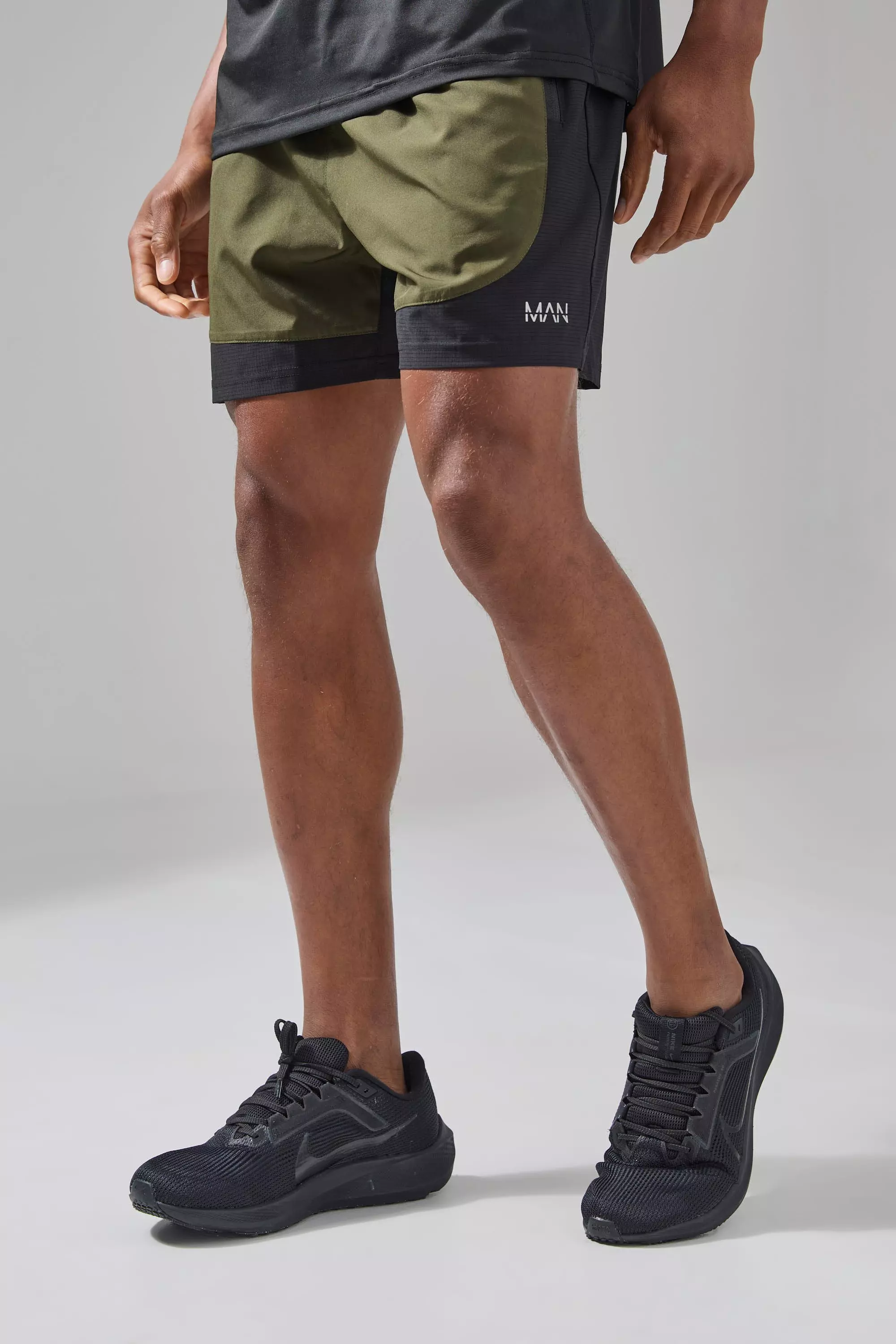 Man Active Stretch Woven Colour Block 5inch Short Khaki