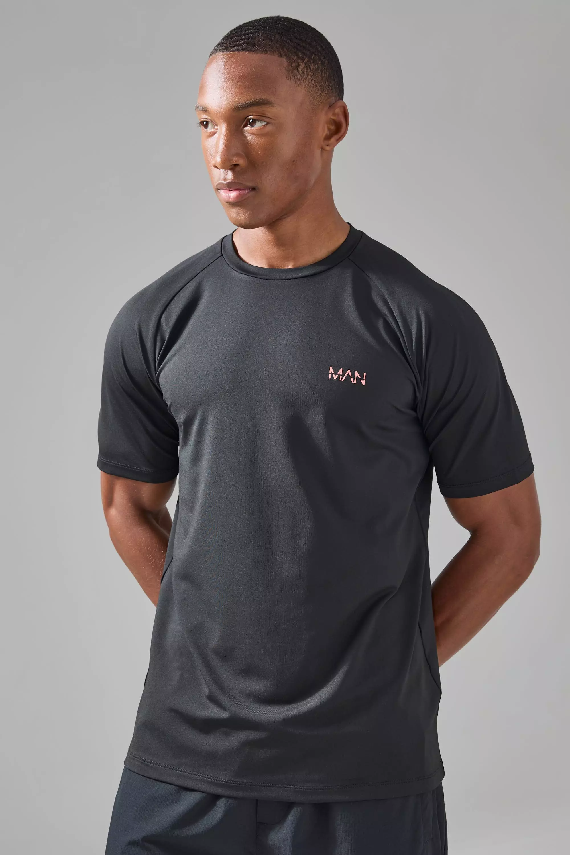Man Active Gym Raglan T-shirt Neon Logo Black