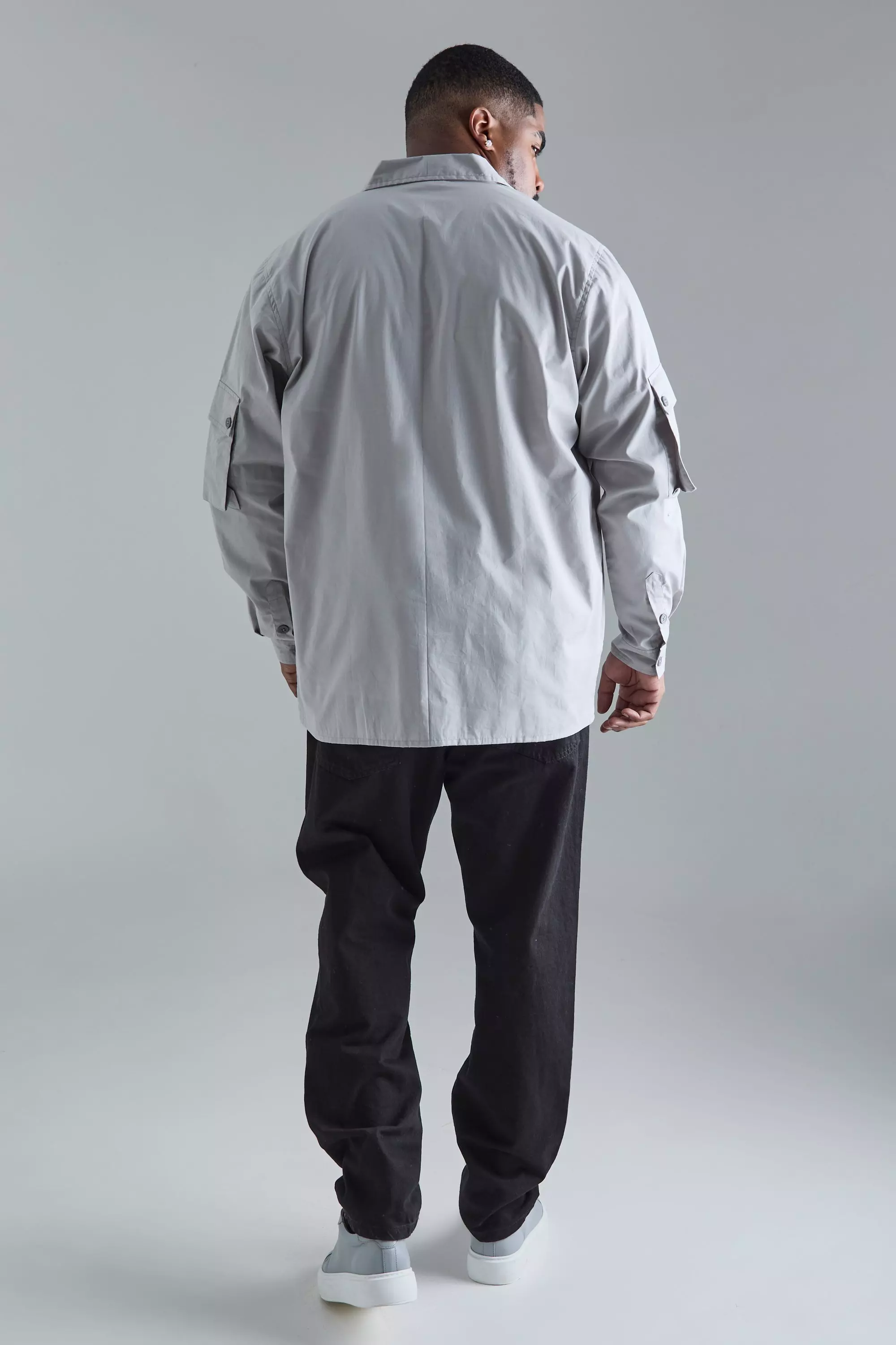 Plus langärmliges Hemd mit Utility-Taschen, Grey alternatives Bild