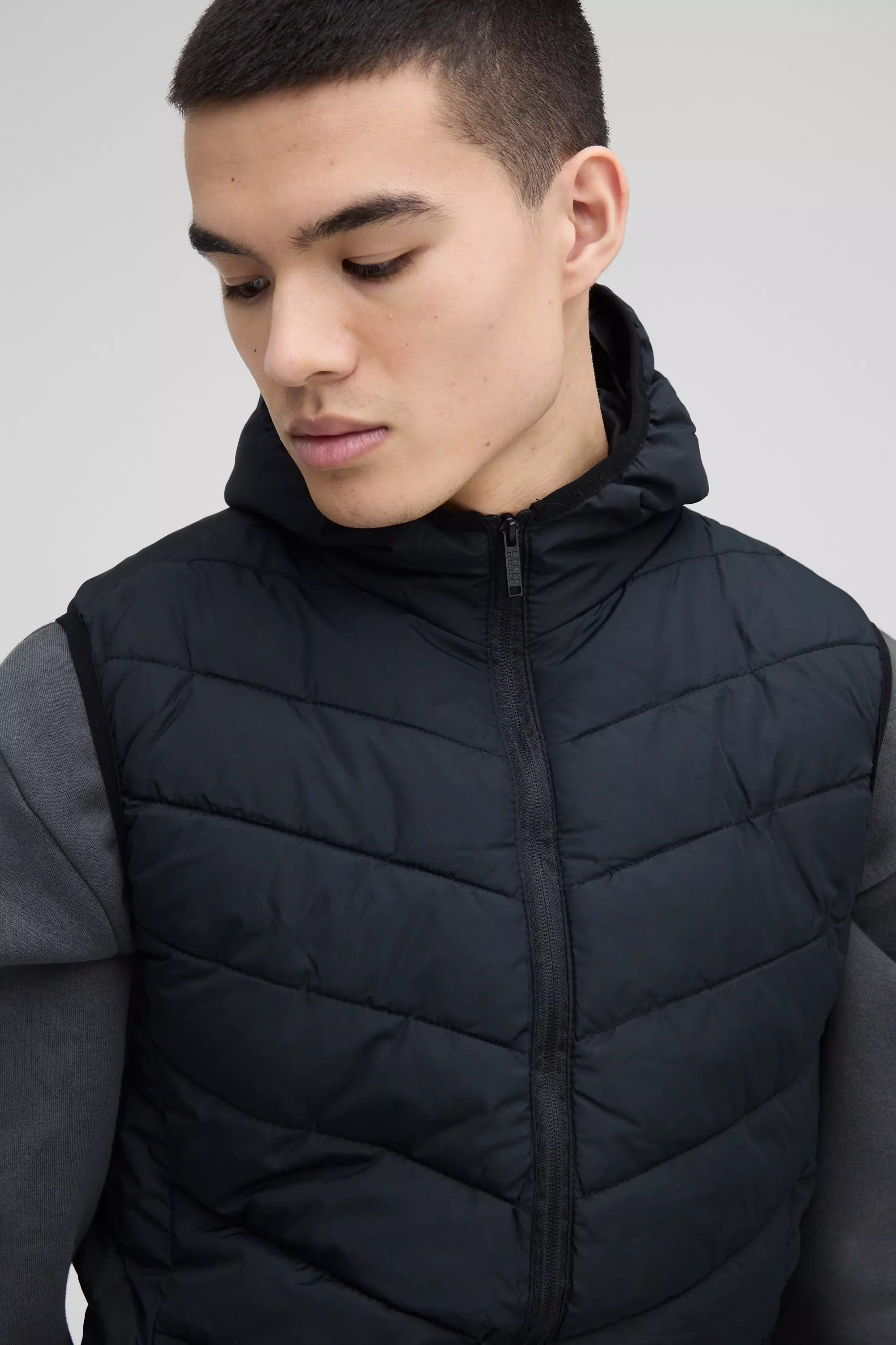 Quilted Zip Through Hooded Gilet In Black alternative image