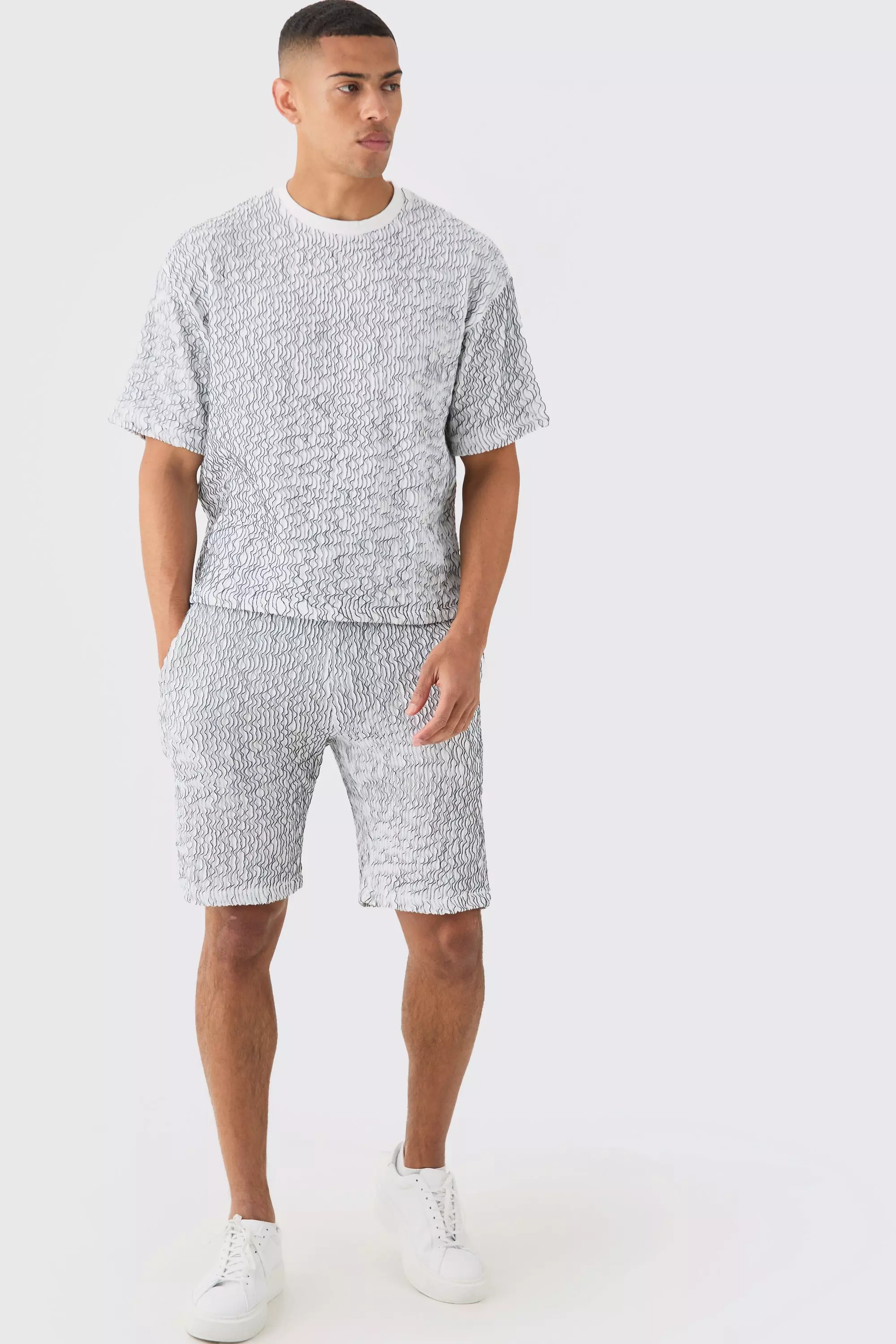 Black Two Tone Boxy Ripple Pleated T-shirt And Short alternative image