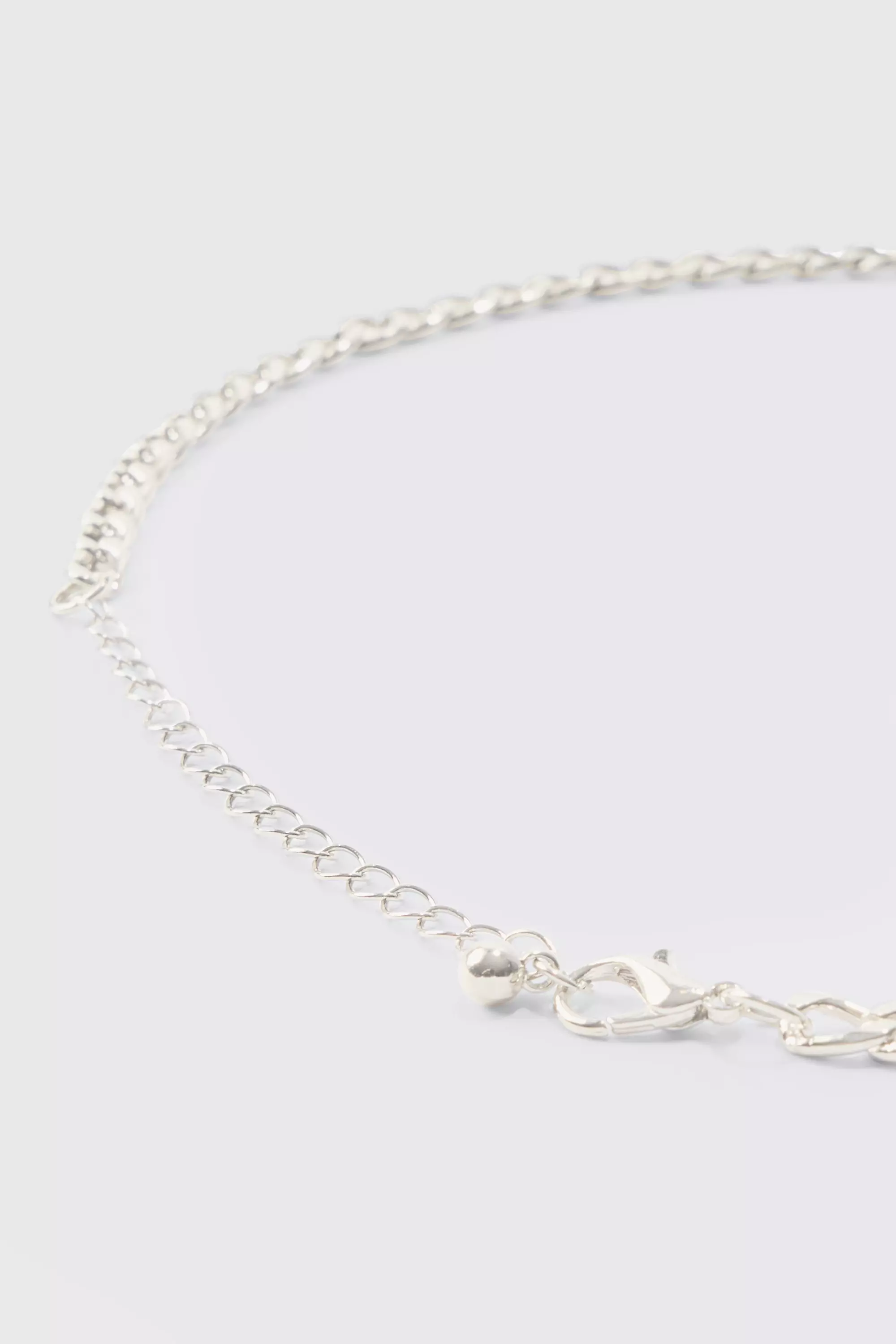 Chain Detail Cross Necklace In Silver alternative image