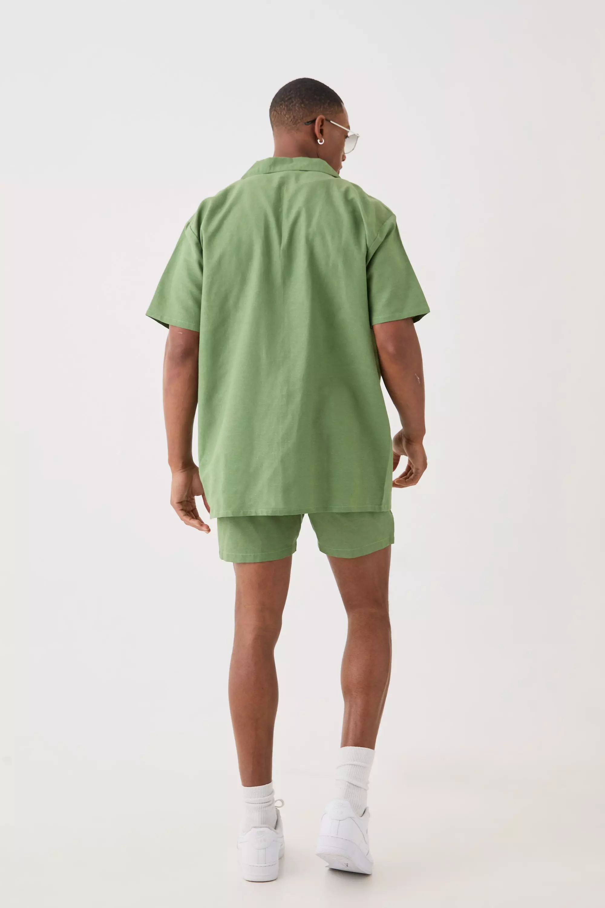 Kurzärmliges Oversize Leinen-Hemd & Shorts, Olive alternatives Bild