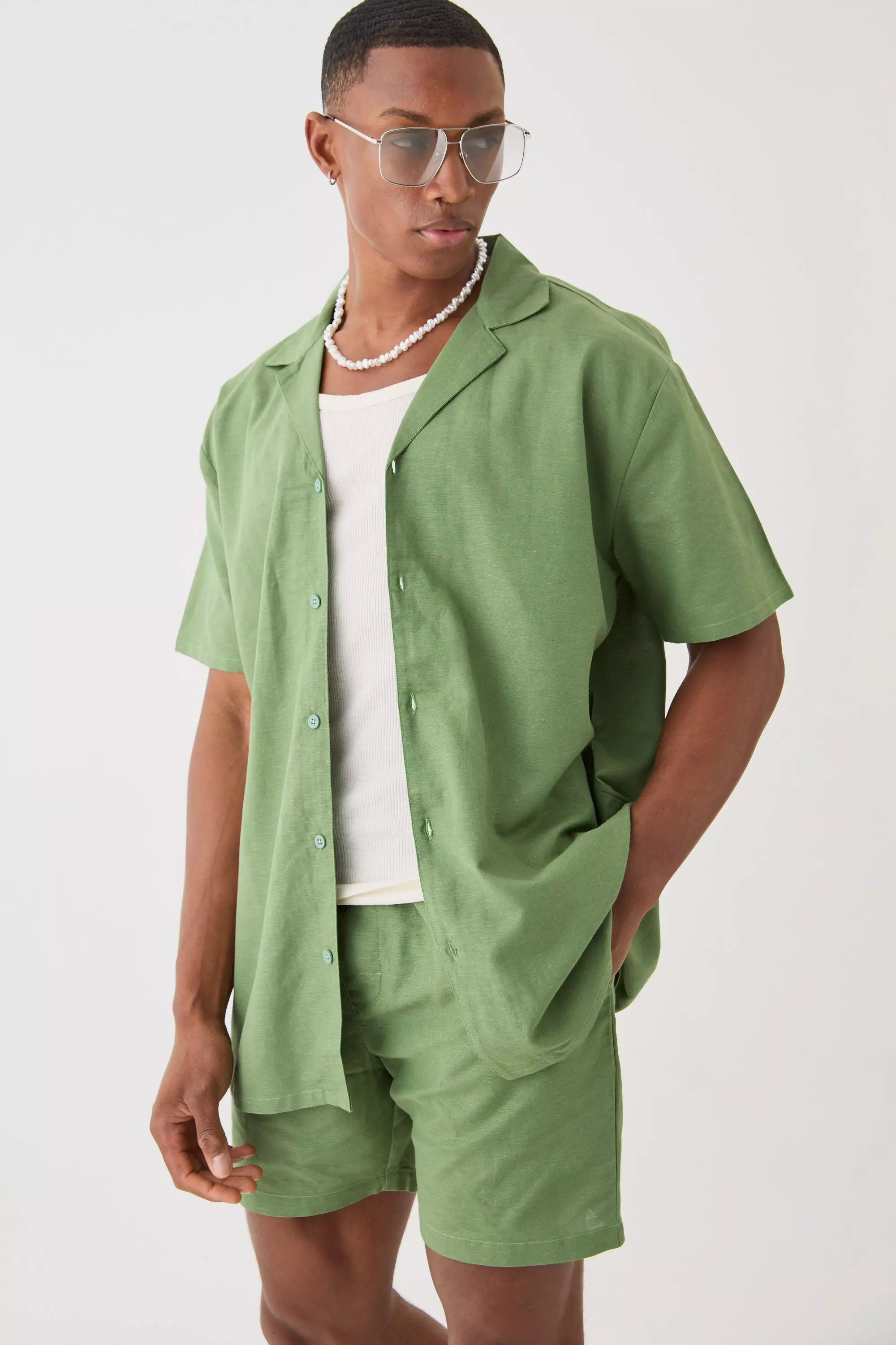Kurzärmliges Oversize Leinen-Hemd & Shorts, Olive alternatives Bild