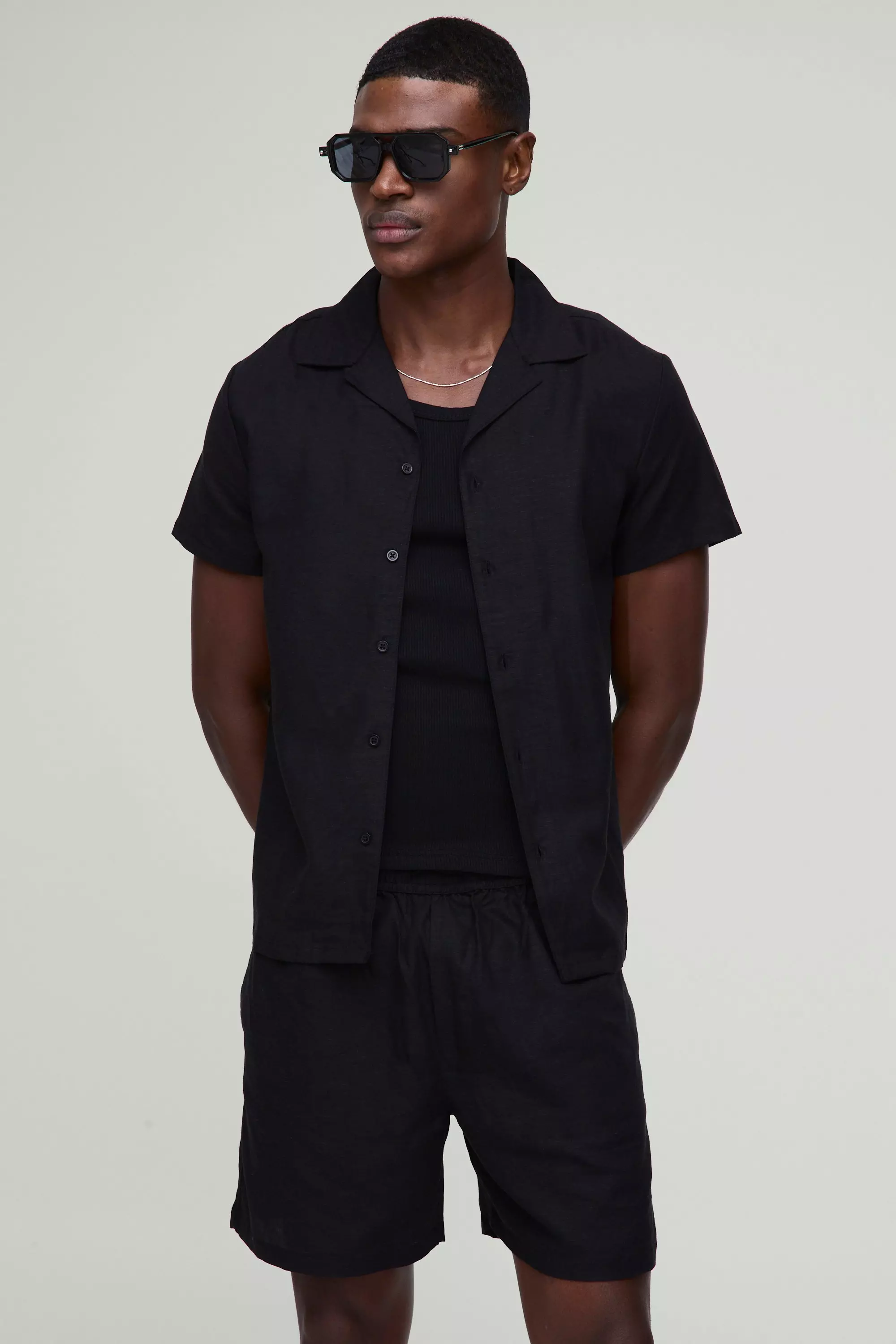 Kurzärmliges Leinen-Hemd & Shorts, Black alternatives Bild