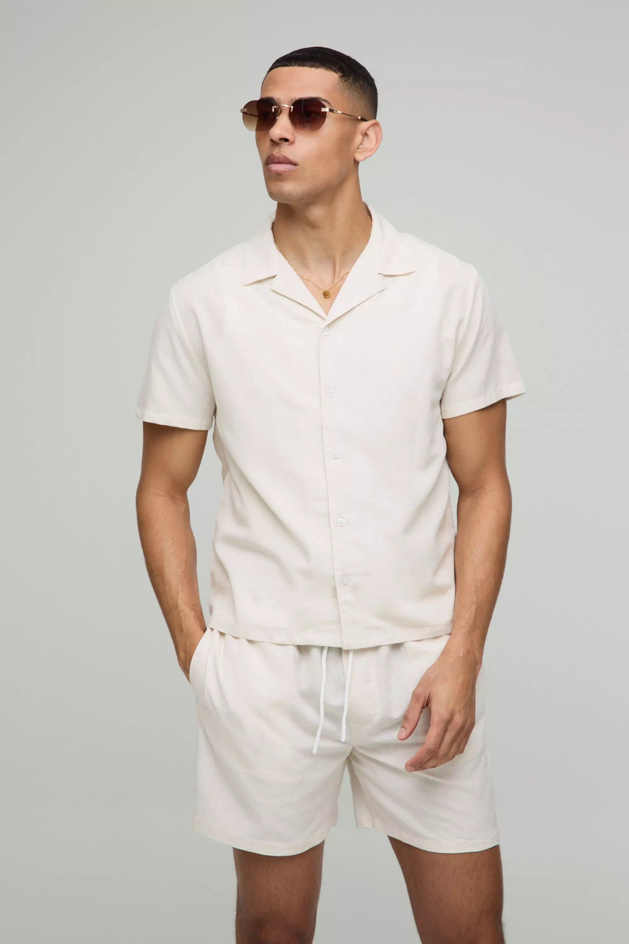 Kurzärmliges kastiges Leinen-Hemd & Shorts, Natural alternatives Bild