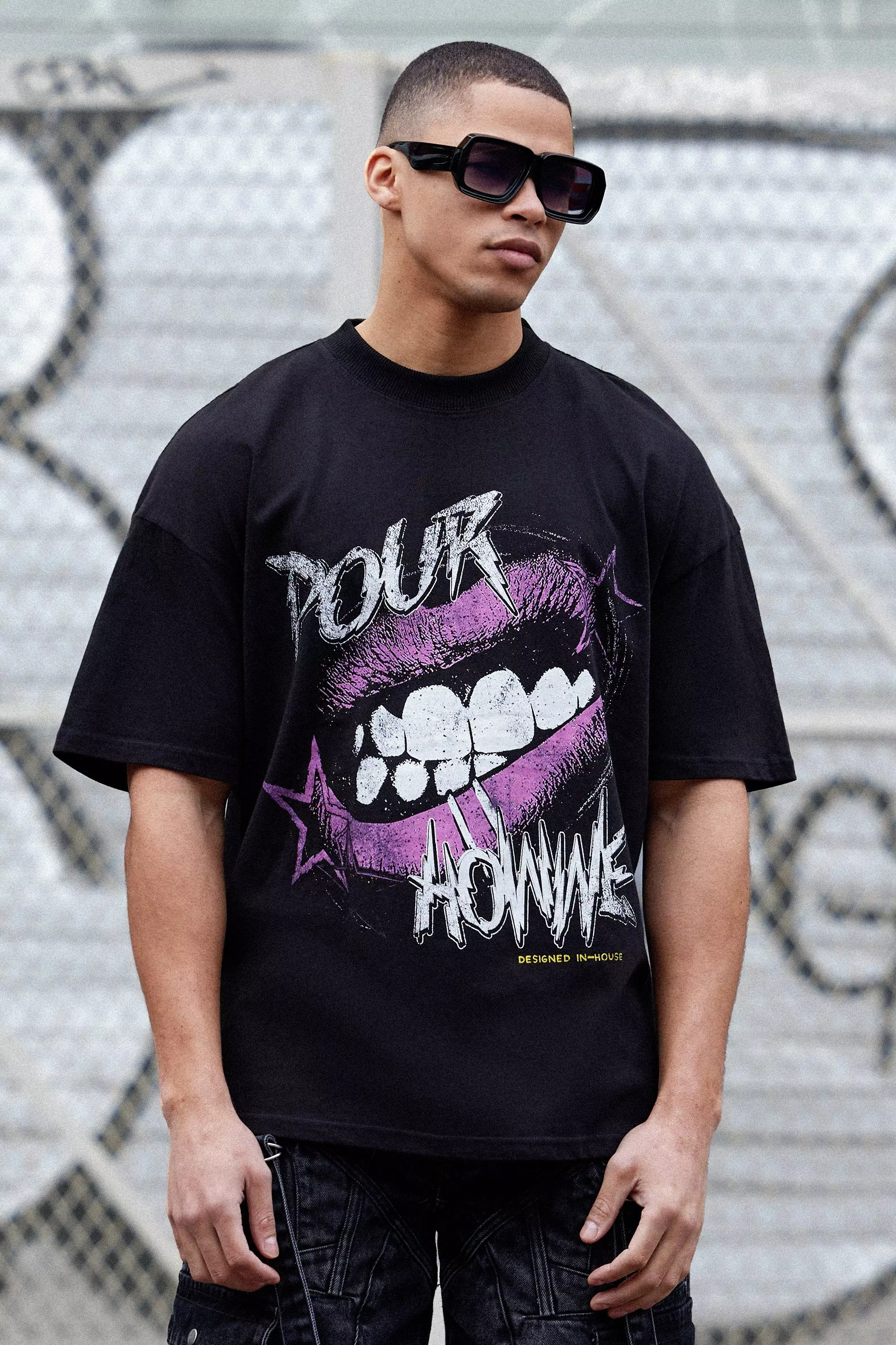 Oversized Mouth Graphic T-shirt Black