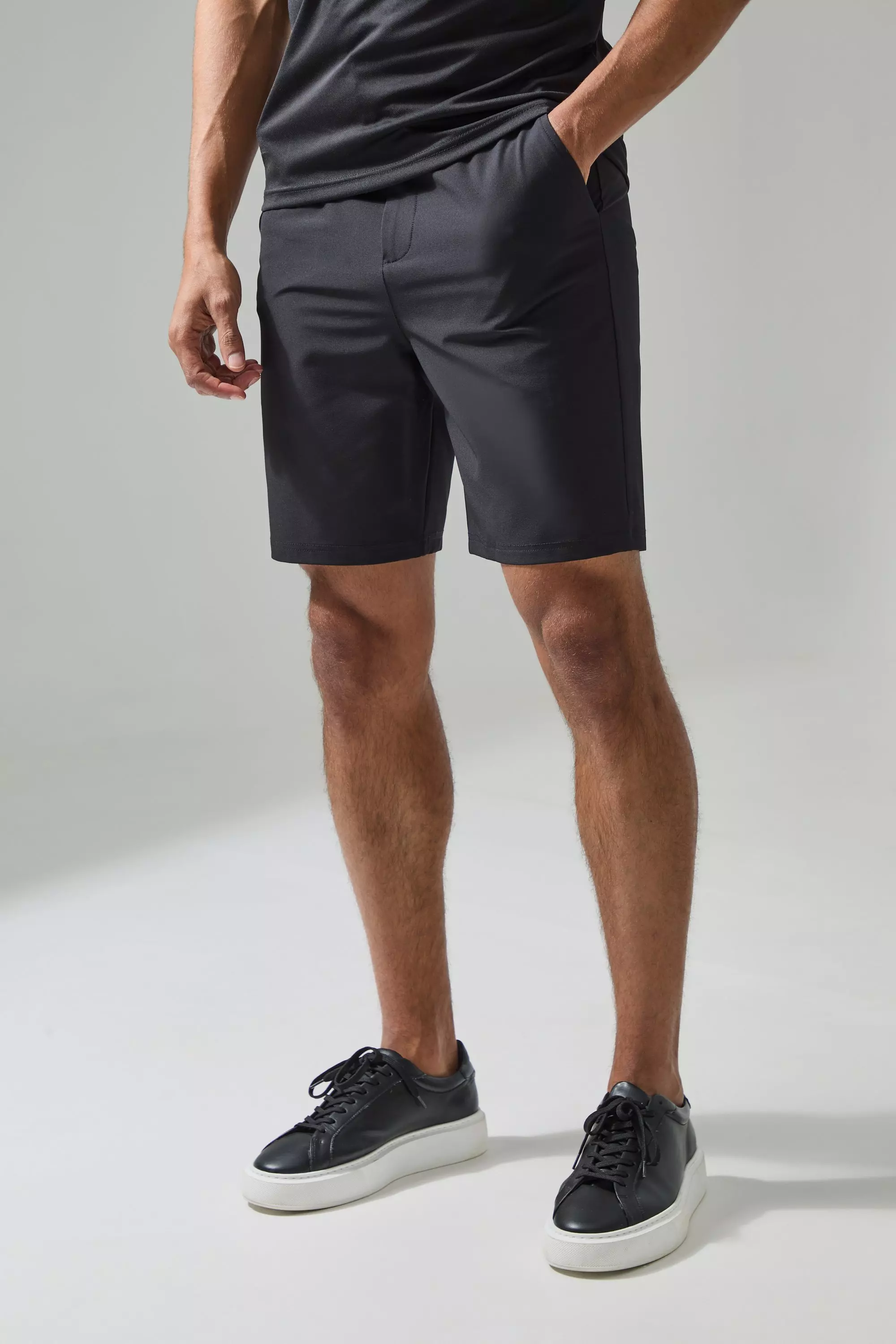 Man Active Golf 8.5inch Short Black