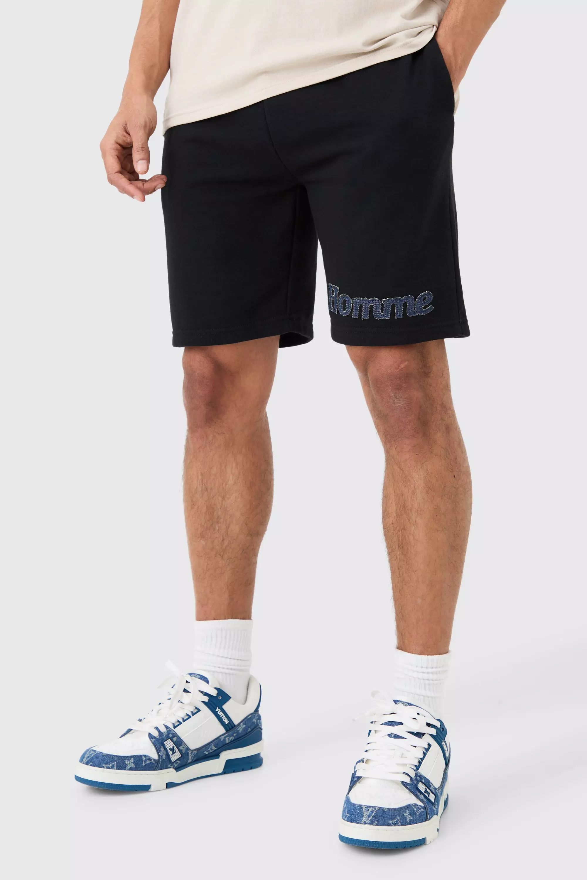 Lockere Jeansshorts mit Applique, Black alternatives Bild