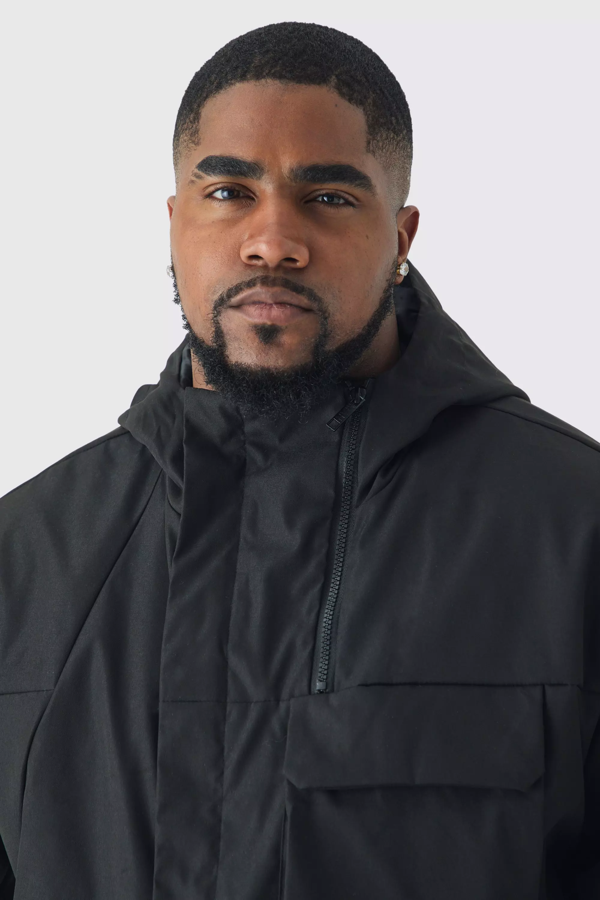Plus schwarzer Parka mit Kapuze, Black alternatives Bild