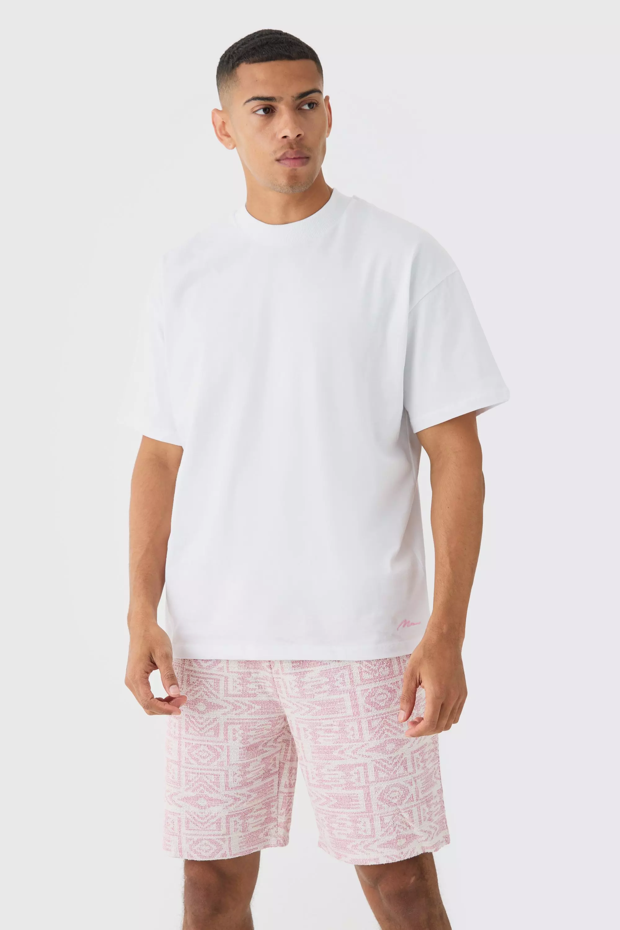 Man Oversized Extended Neck T-shirt And Jacquard Shorts Set Pink