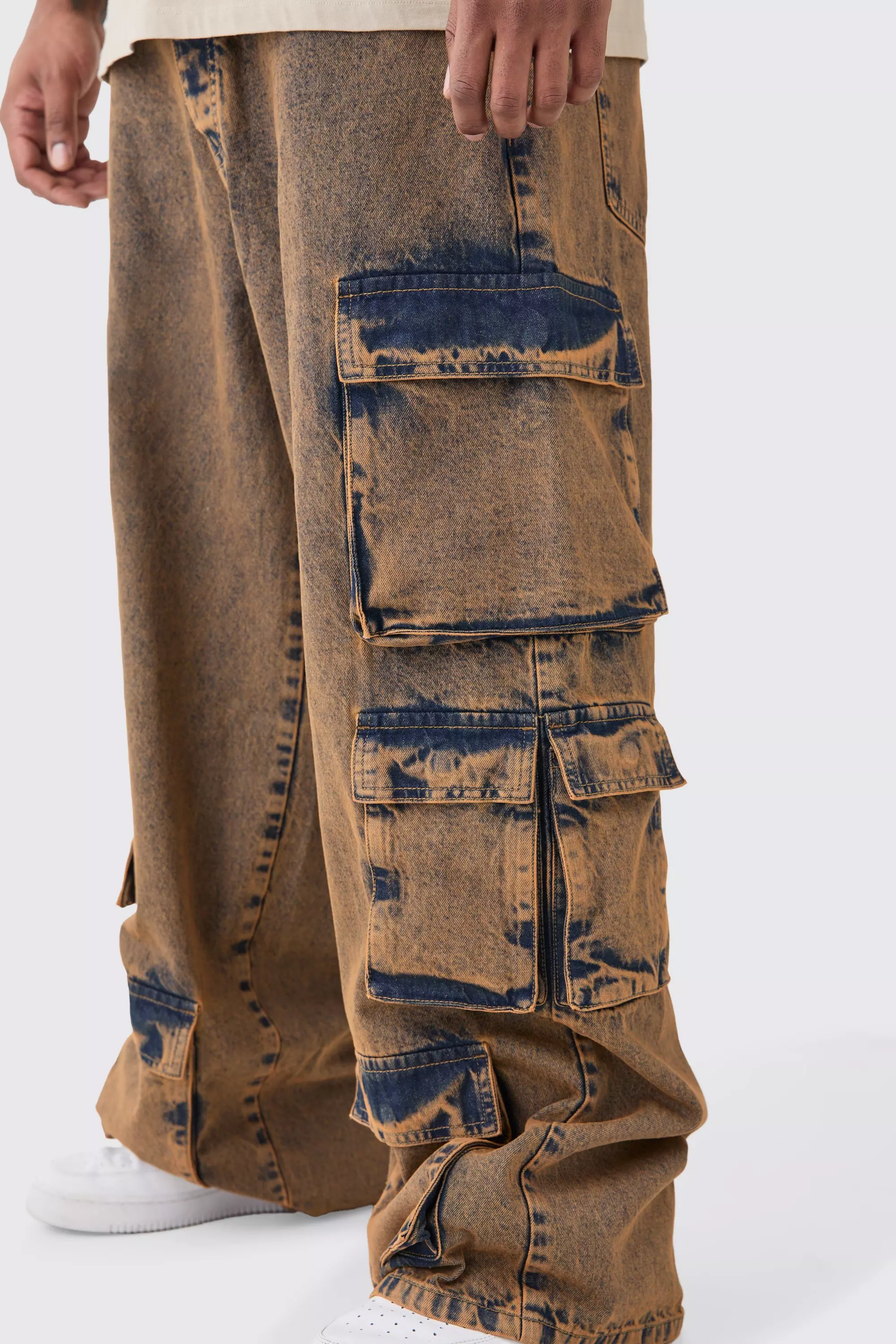 Antique wash Plus Baggy Fit Acid Wash Cargo Jeans alternative image