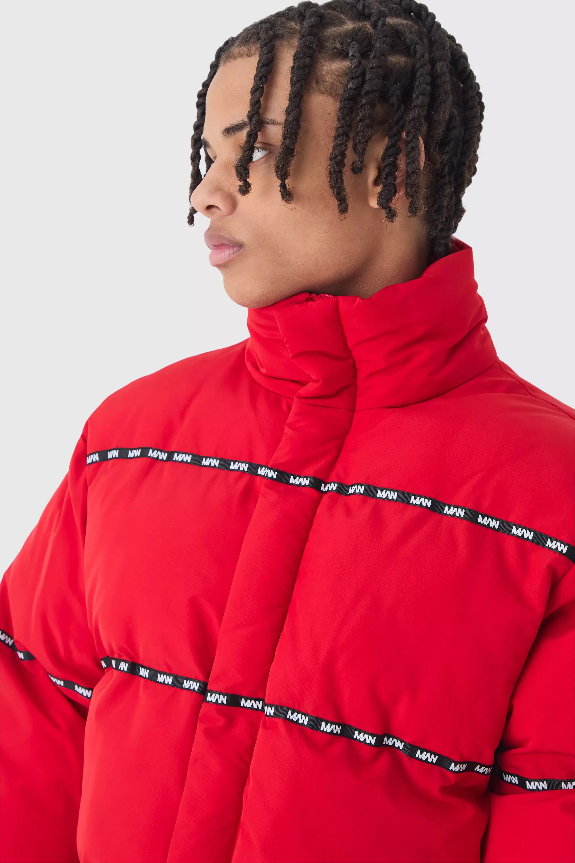Rote Oversize Steppjacke mit Trichterkragen, Red alternatives Bild