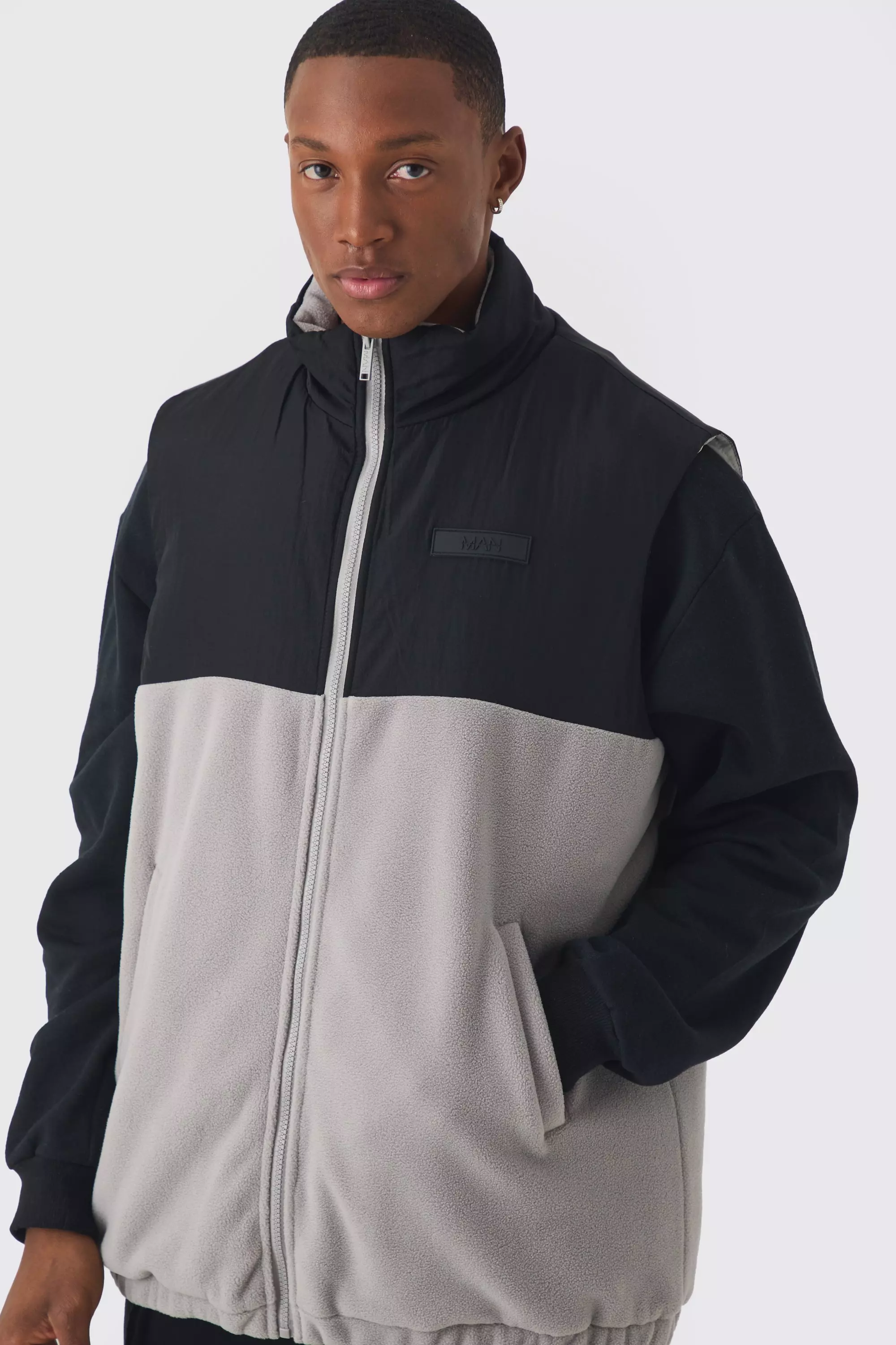 Man Tab Boxy Colour Block Fleece Gilet In Grey alternative image