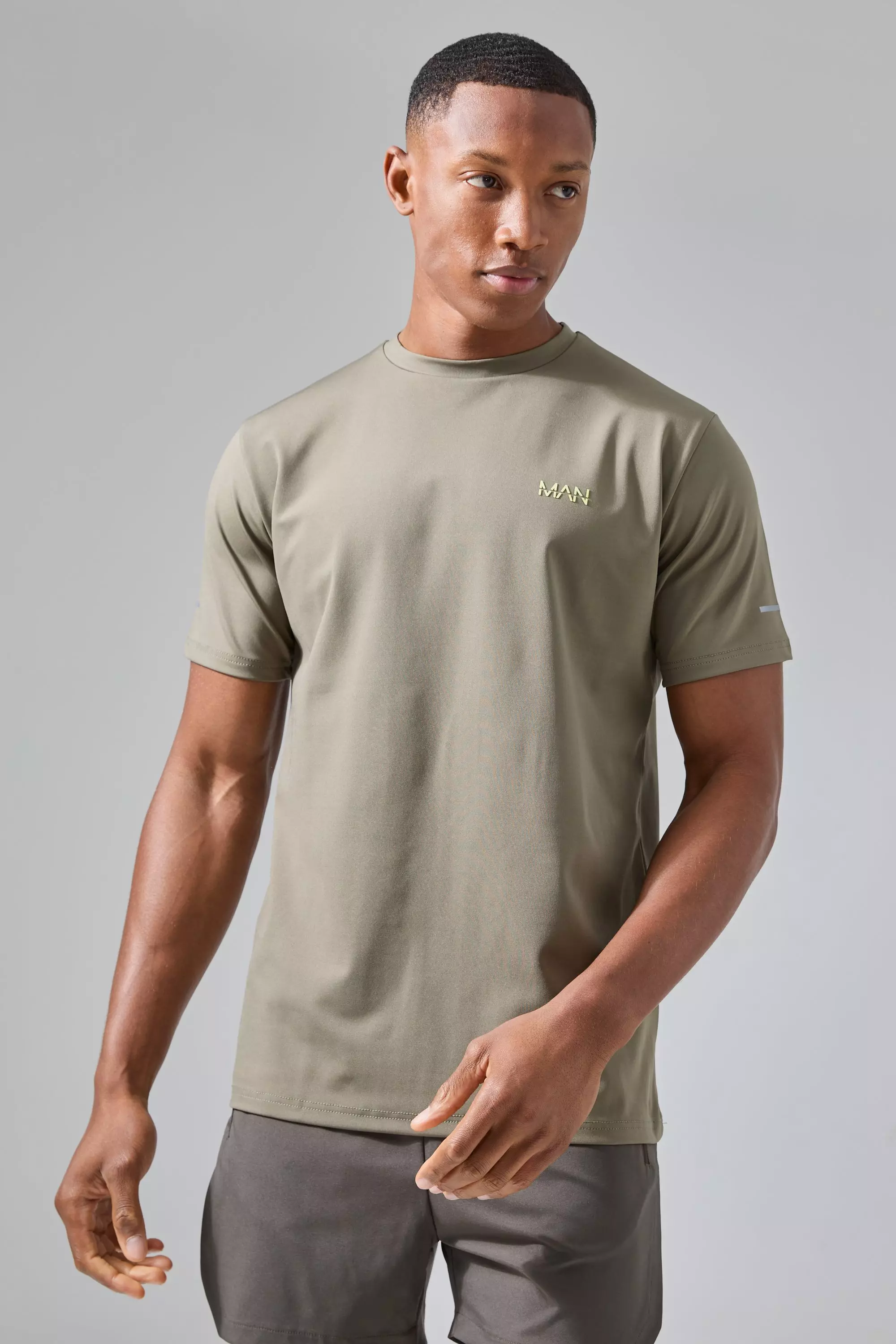 Man Active Performance Regular Fit T-shirt Khaki