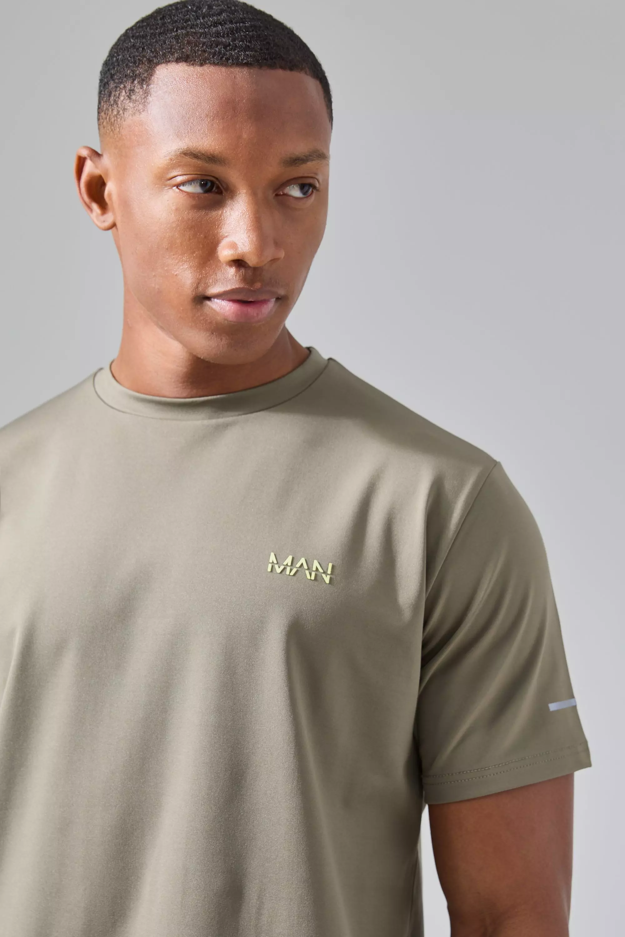 Khaki Man Active Performance Regular Fit T-shirt alternative image