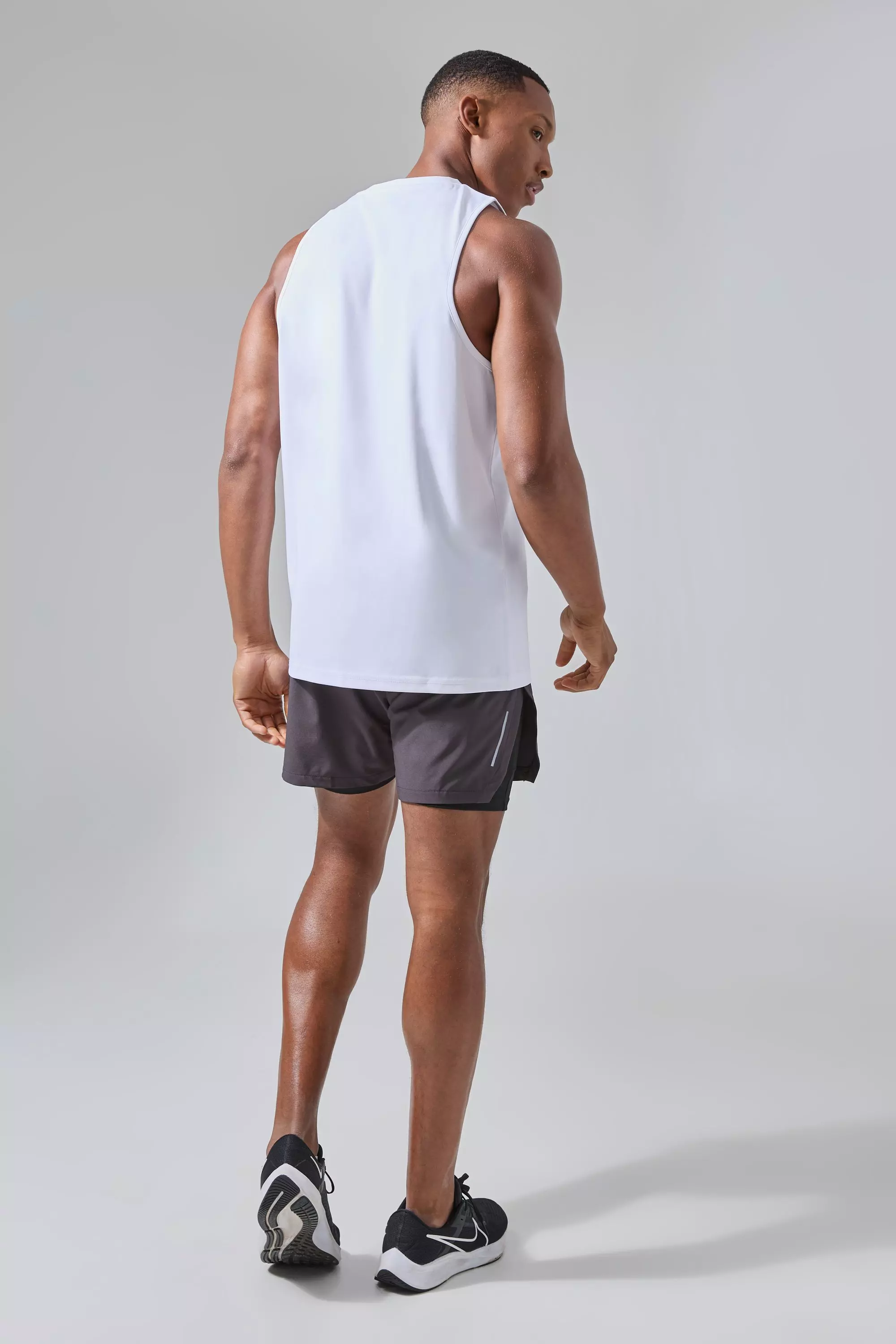 Man Active Performance Trägershirt, White alternatives Bild