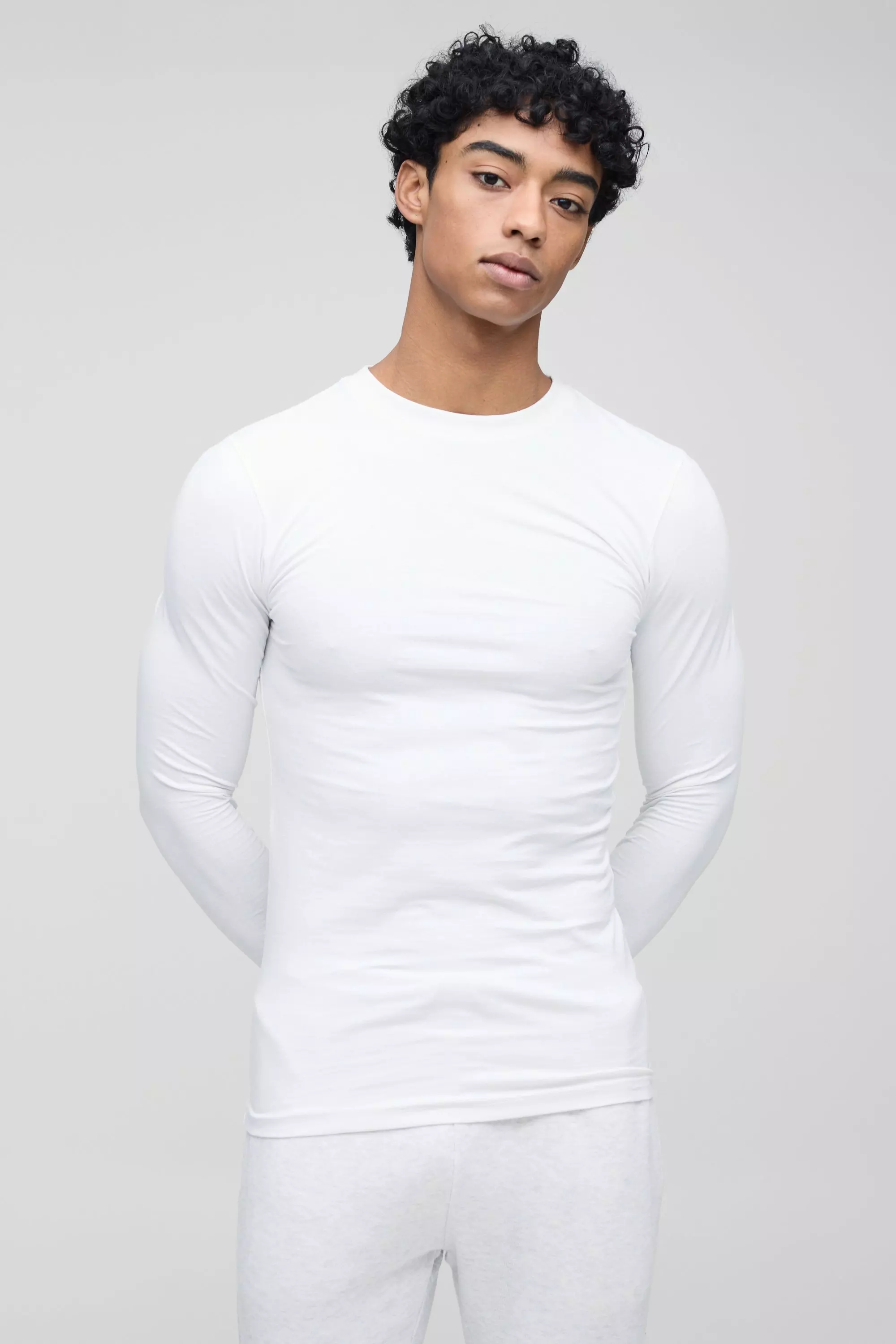 White Basic Long Sleeve Muscle Fit Crew Neck T-Shirt alternative image
