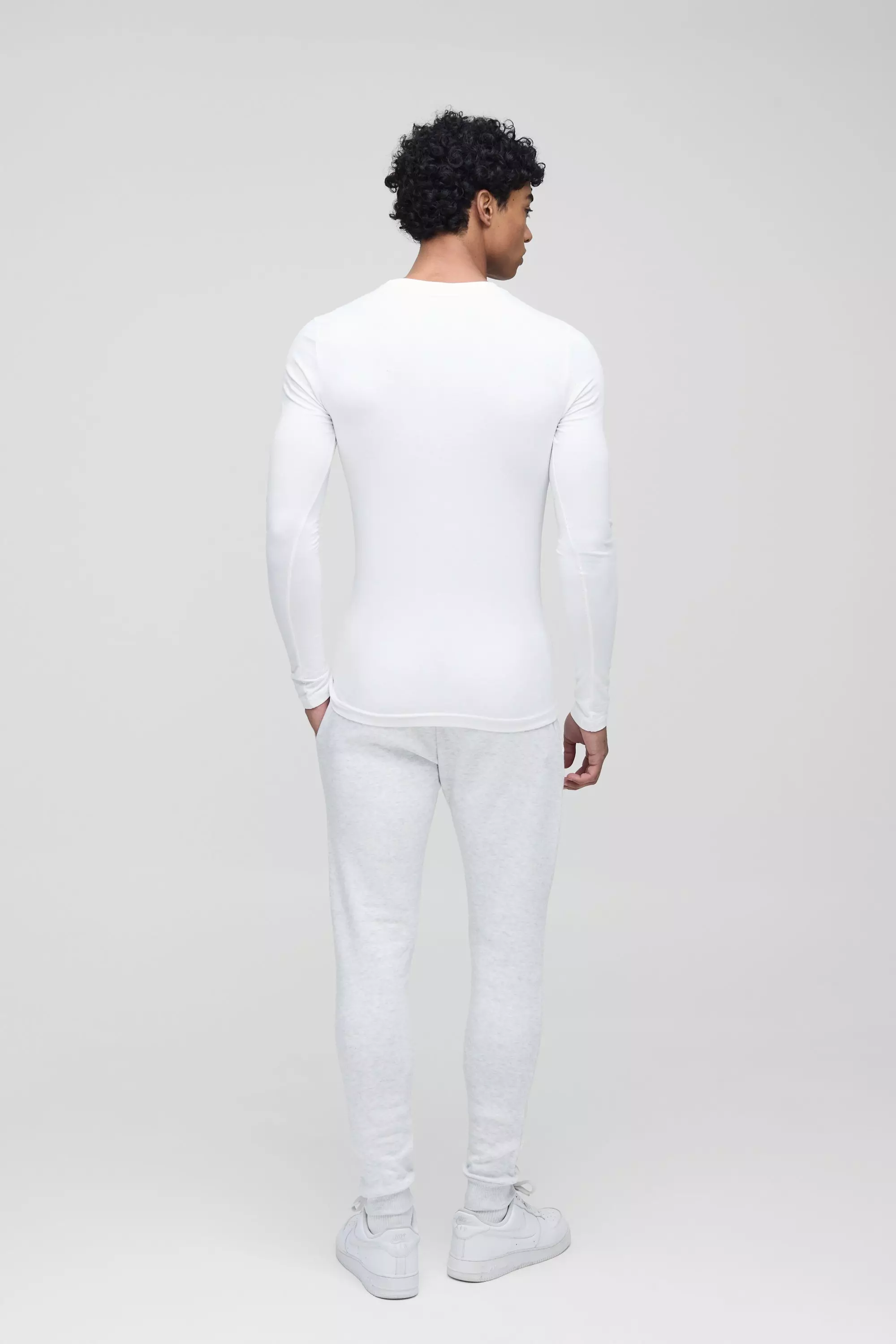 White Basic Long Sleeve Muscle Fit Crew Neck T-Shirt alternative image