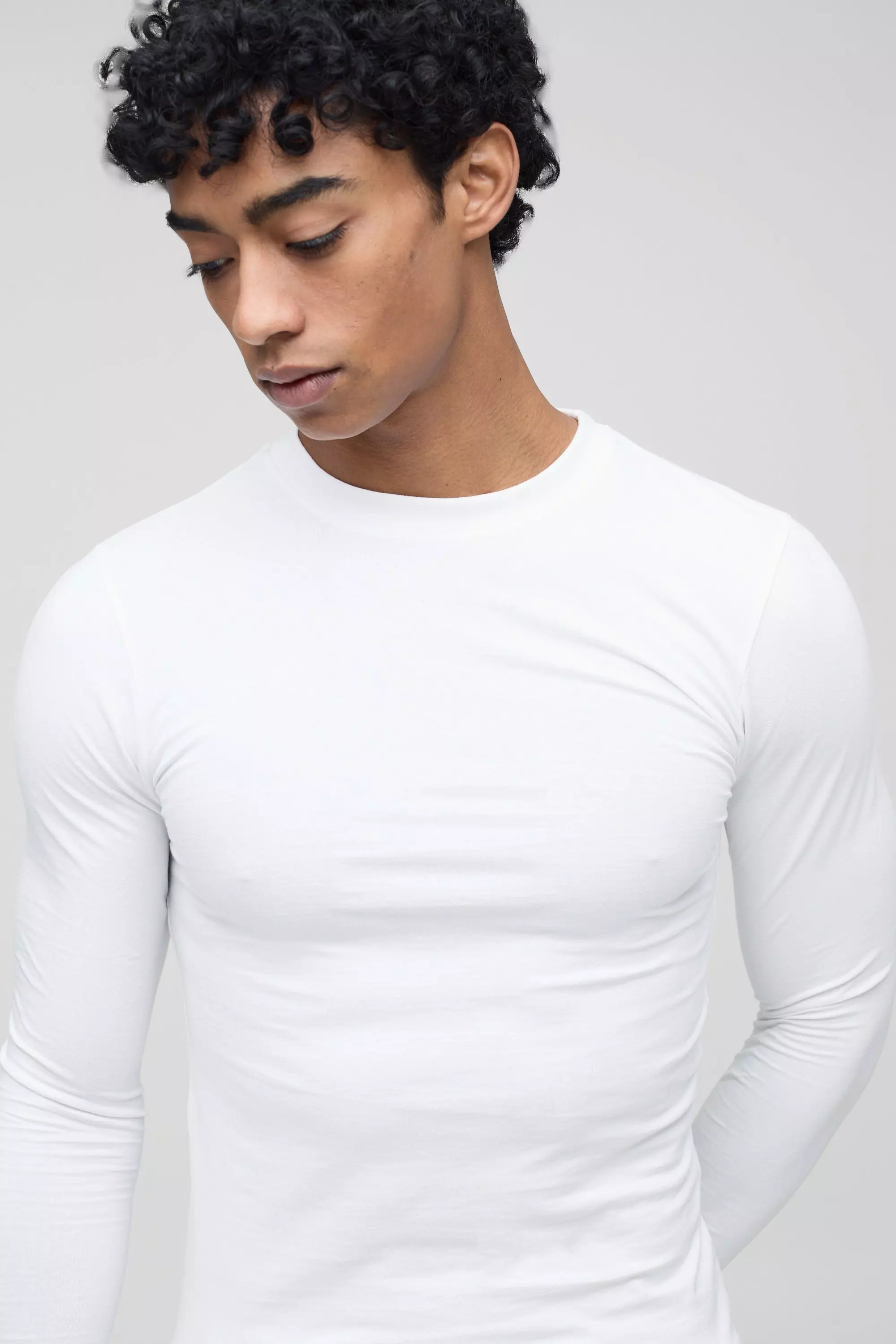 White Basic Long Sleeve Muscle Fit Crew Neck T-Shirt alternative image