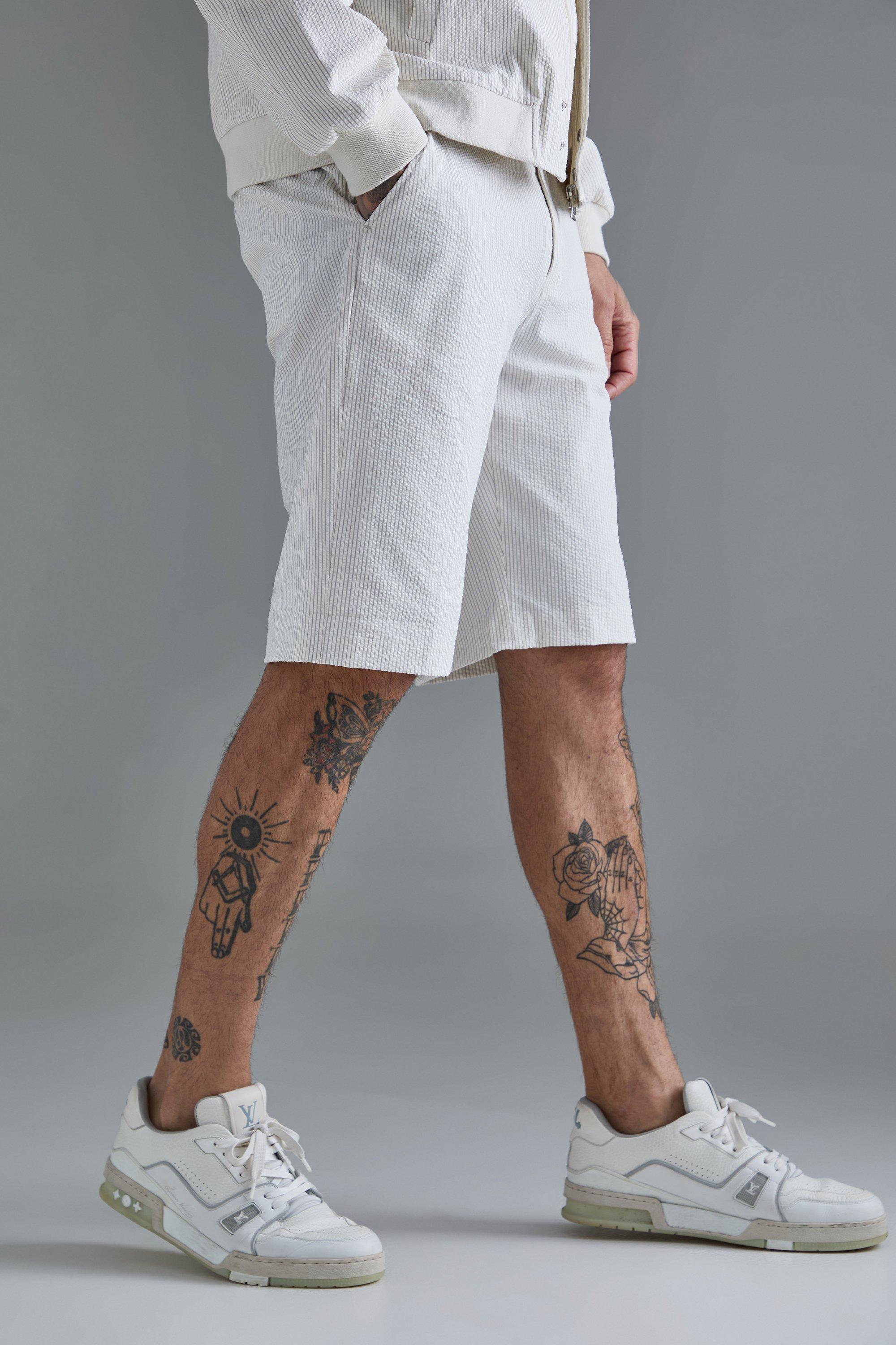 Tall gestreifte Seersucker Shorts mit Kordelzug, Ecru