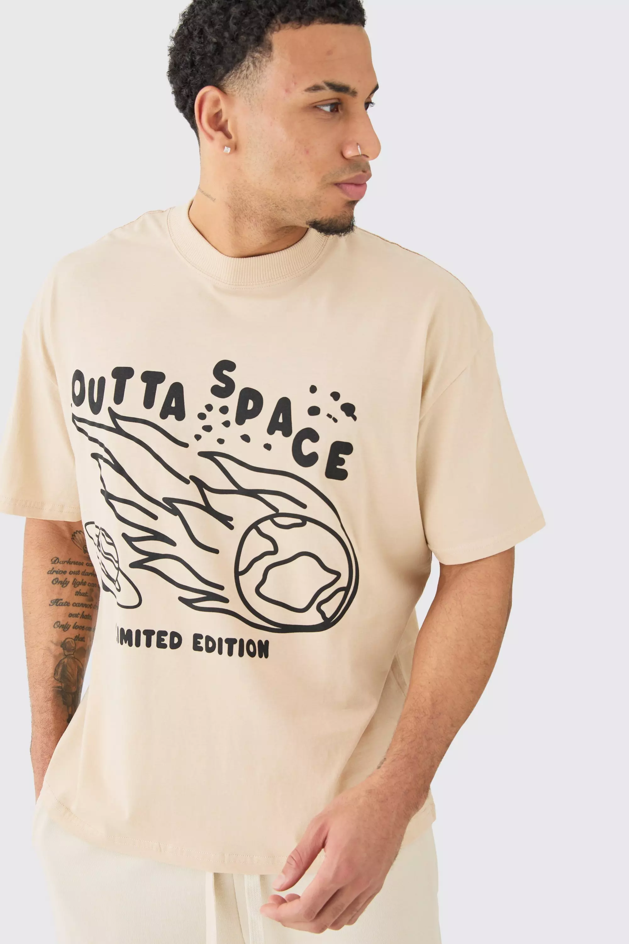 Oversized Outta Space Graphic T-shirt Sand