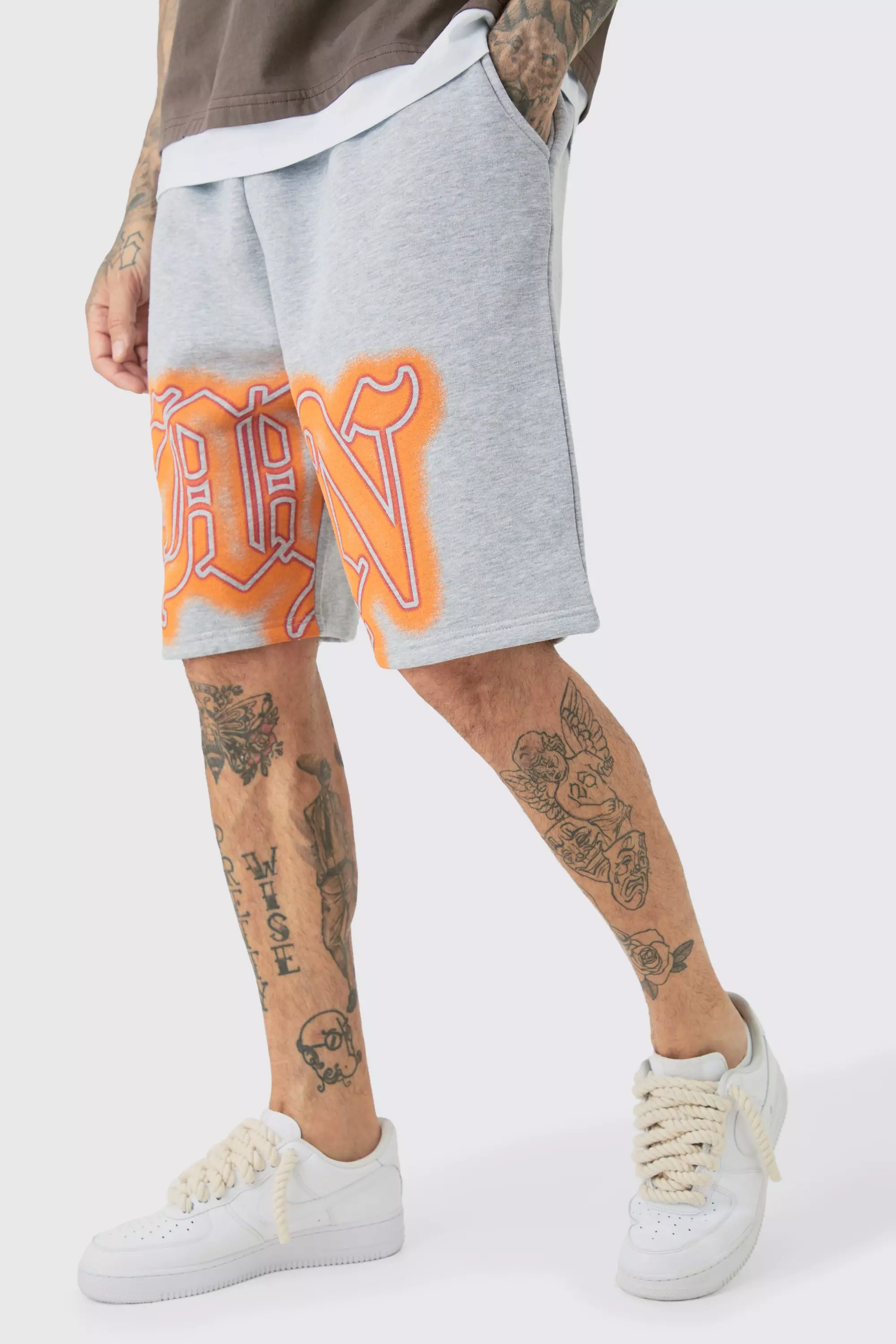 Grey Tall Relaxed Gothic Man Graffiti Print Spray Short