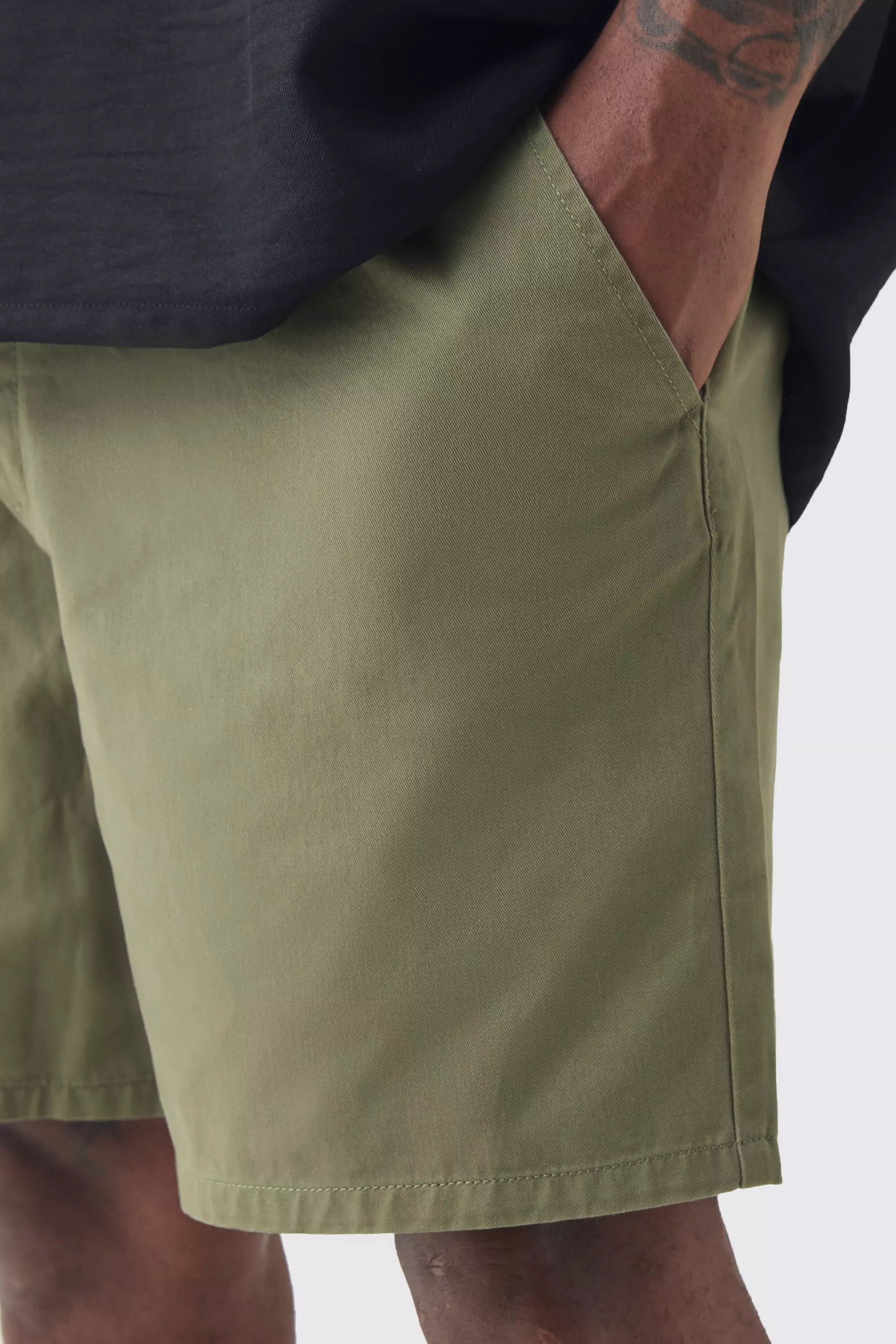Plus Fixed Waist Khaki Relaxed Fit Short Shorts alternative image