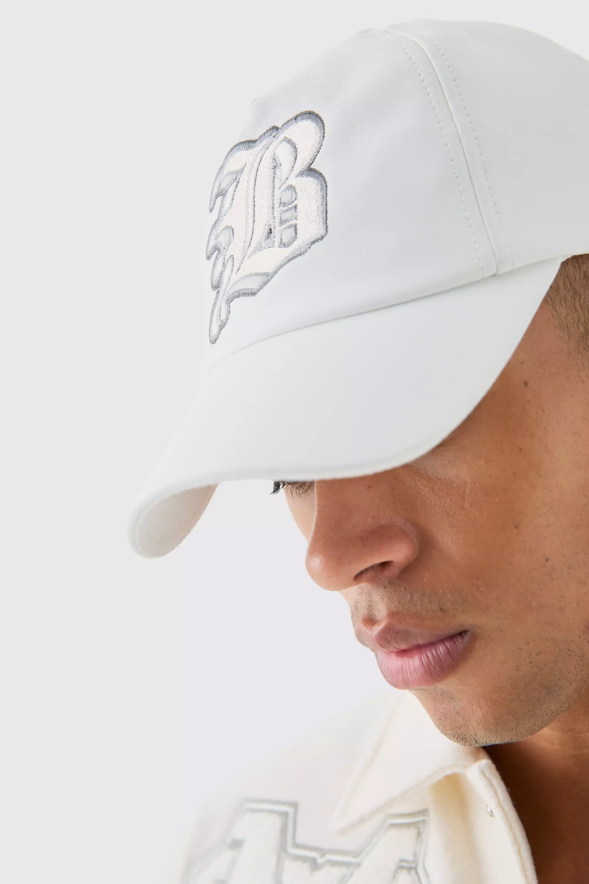 PU Applique Cap In White White