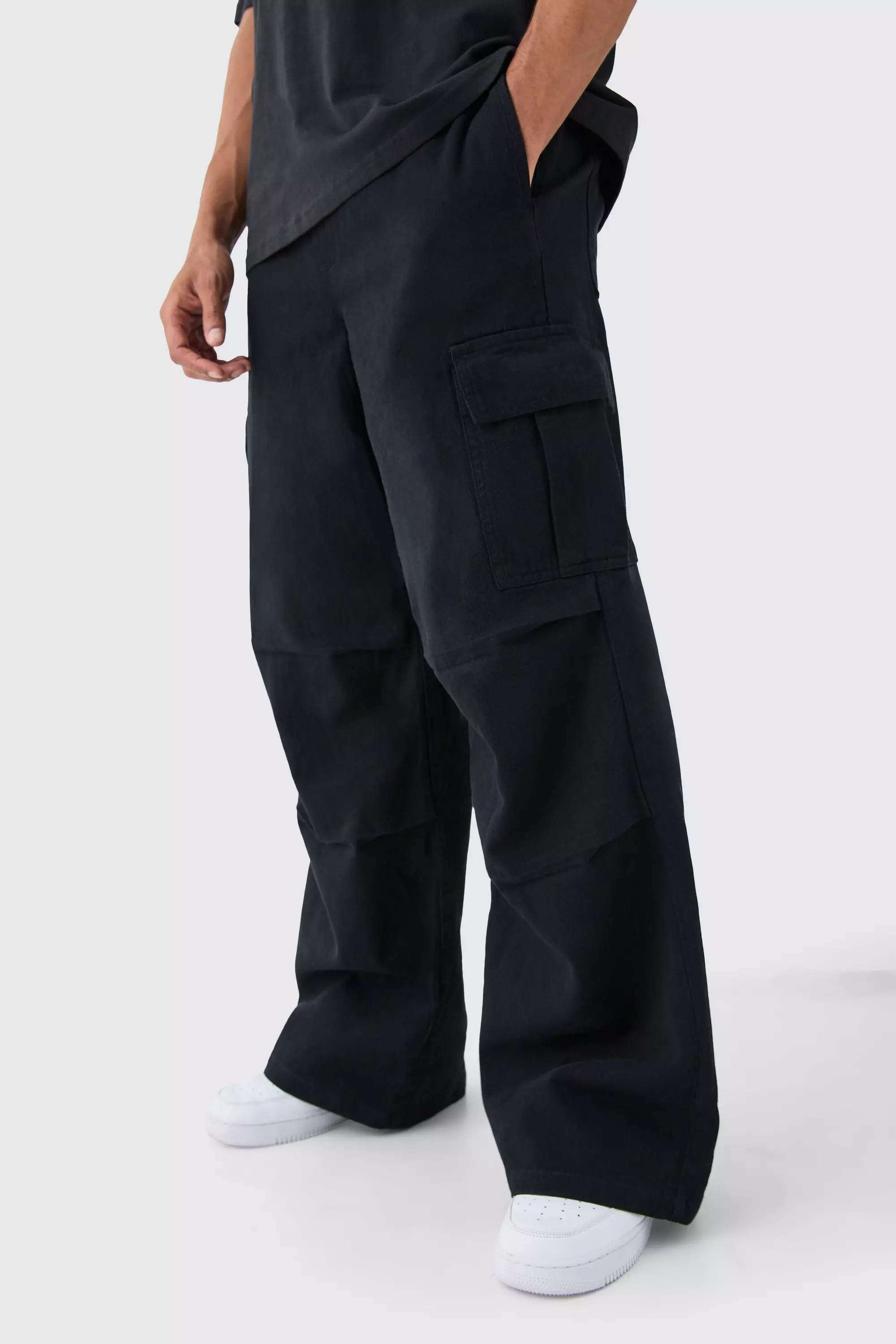 Extreme Baggy Fit Cargo Trousers In Black boohooMAN