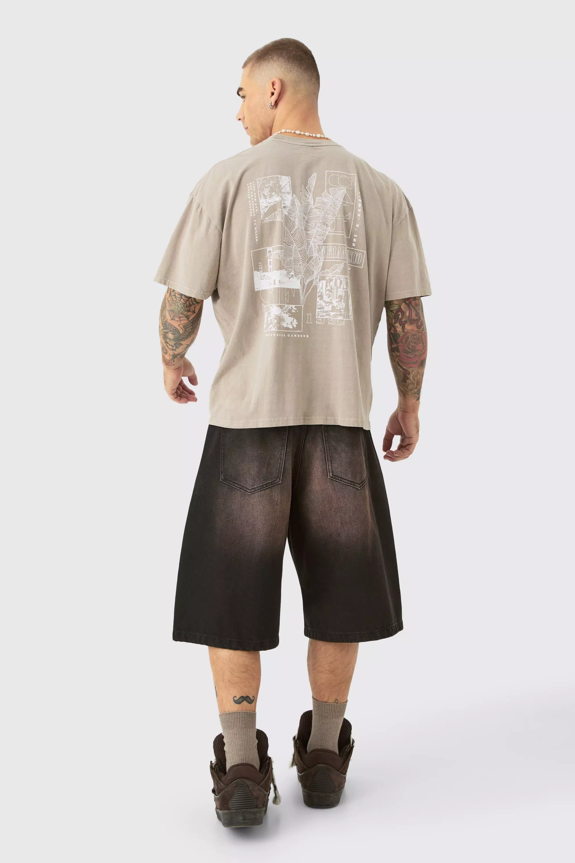 Taupe Oversized Wash Stencil Back Print T-shirt alternative image