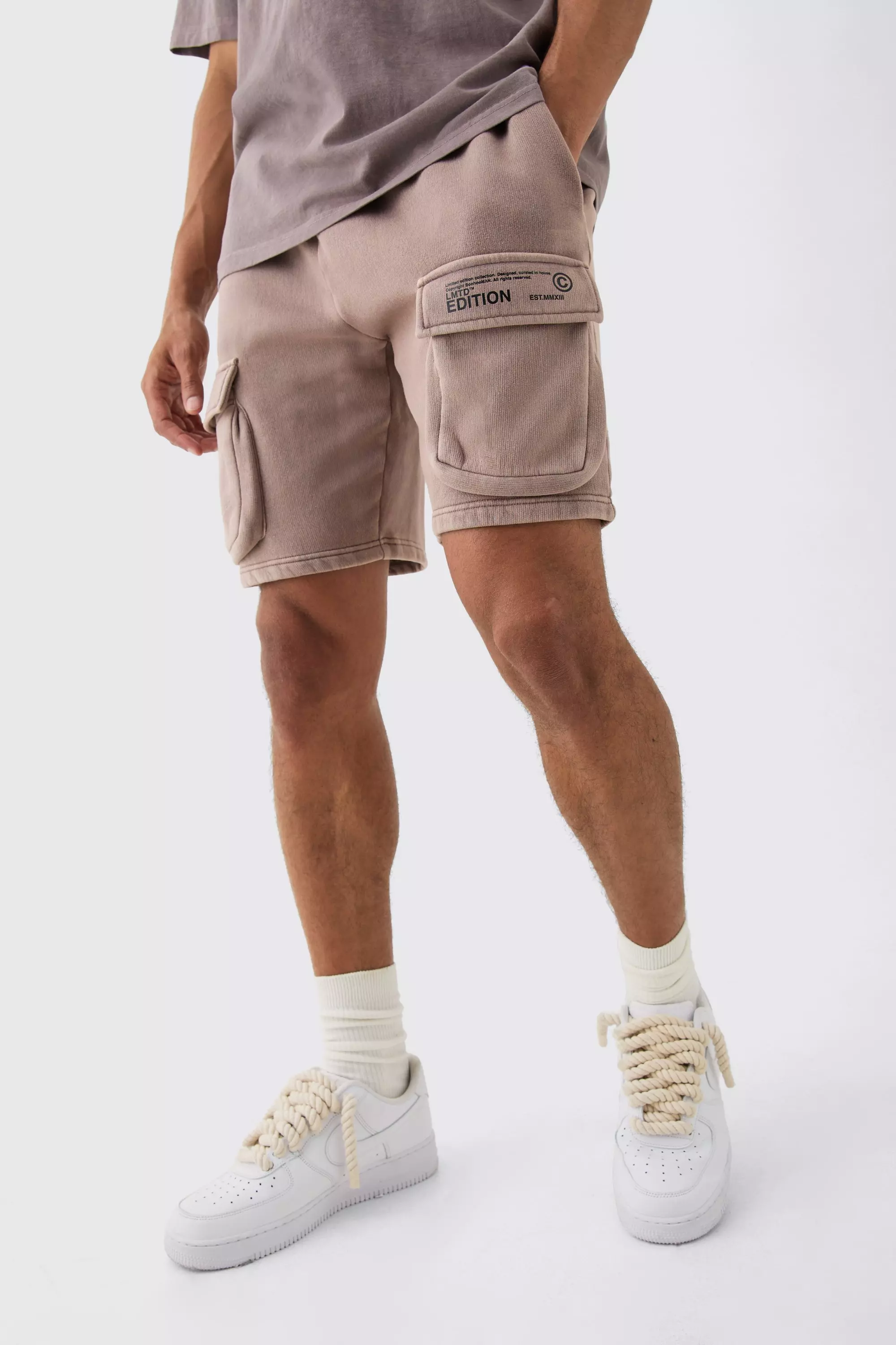 Loose Fit Cargo Wash Shorts Brown