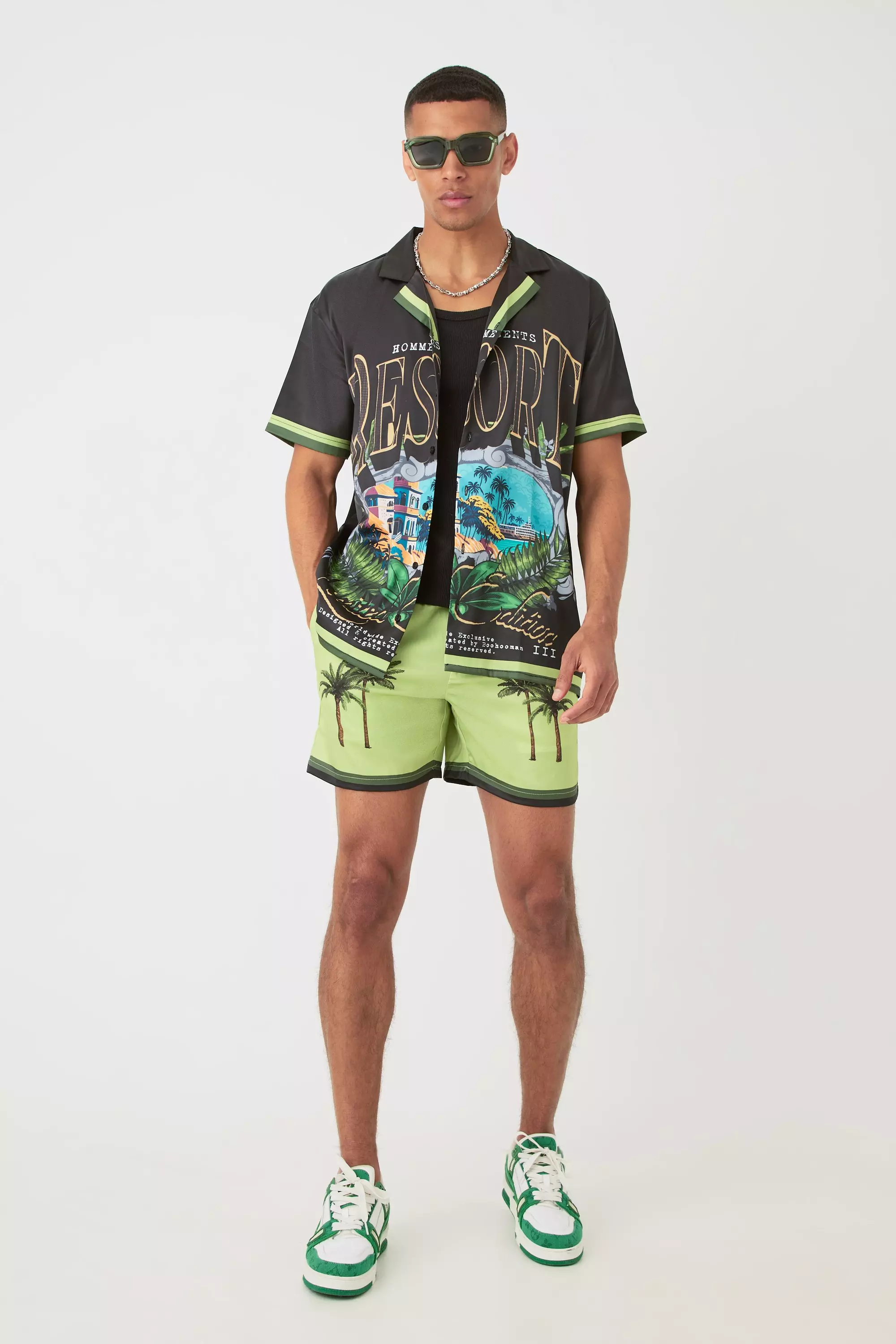 Kurzärmliges Oversize Satin-Hemd & Shorts, Green alternatives Bild