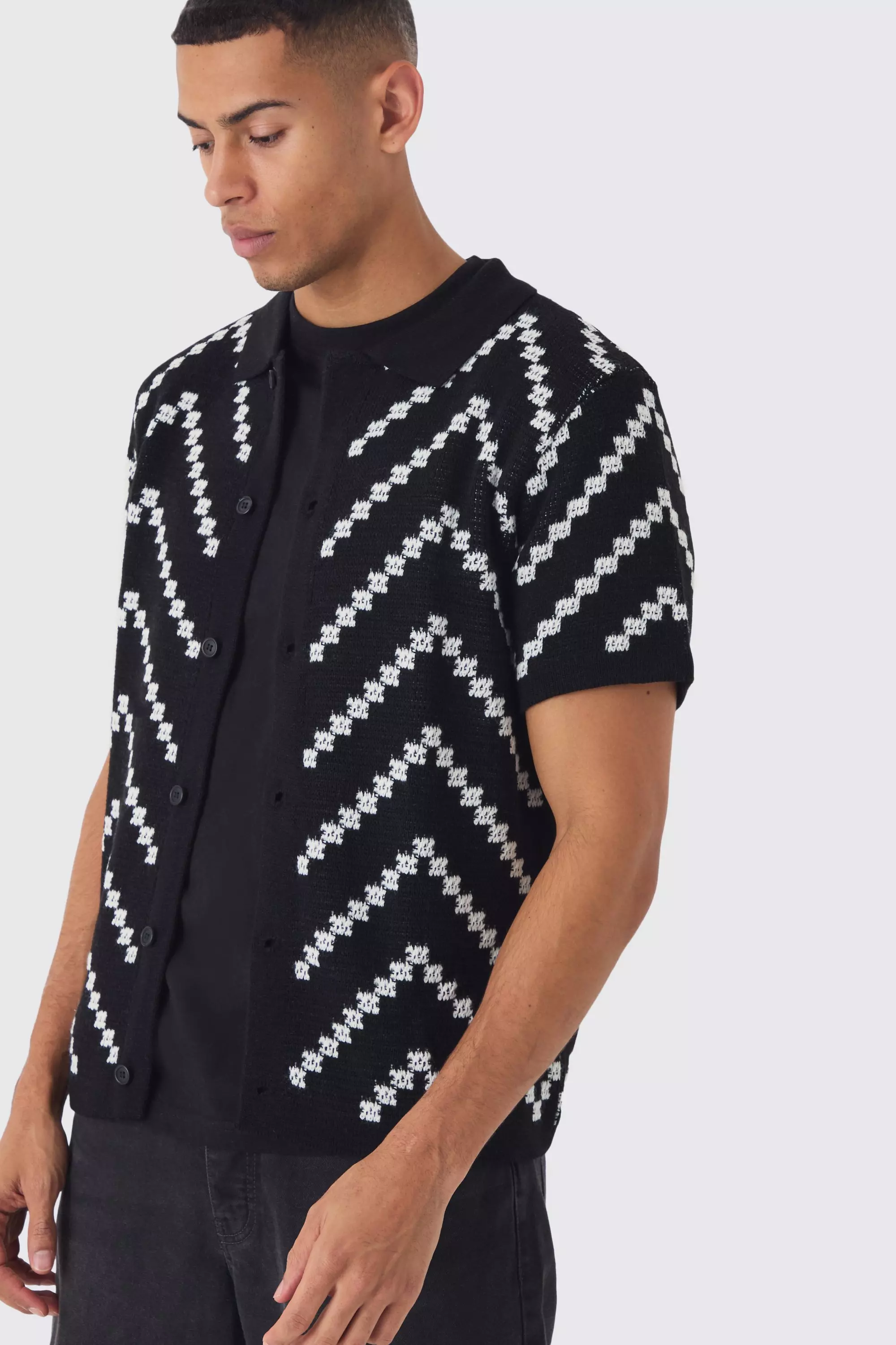 Weißes gestreiftes Strick-Hemd, White alternatives Bild