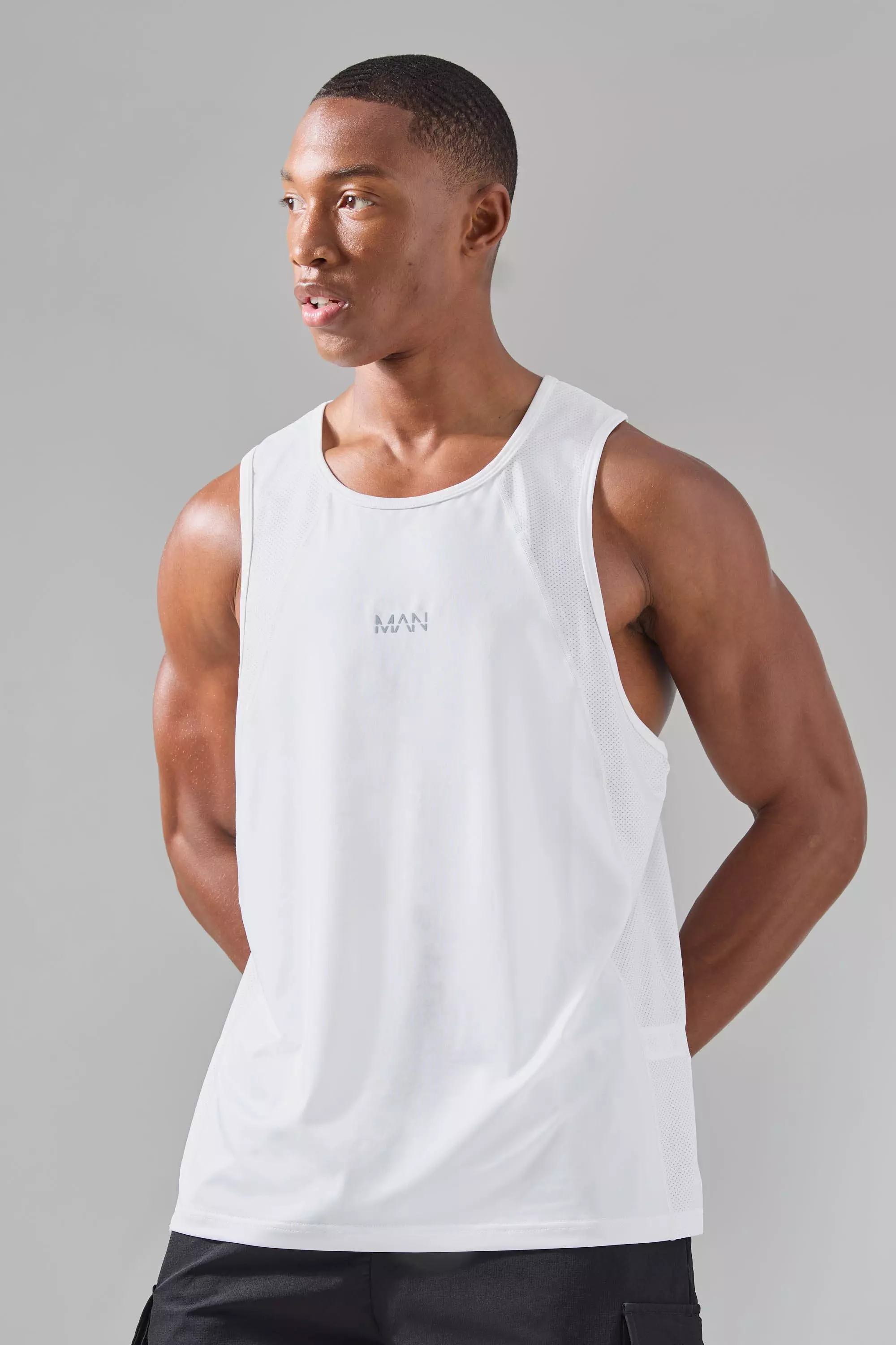 Man Active Mesh Panelled Reg Fit Vest White