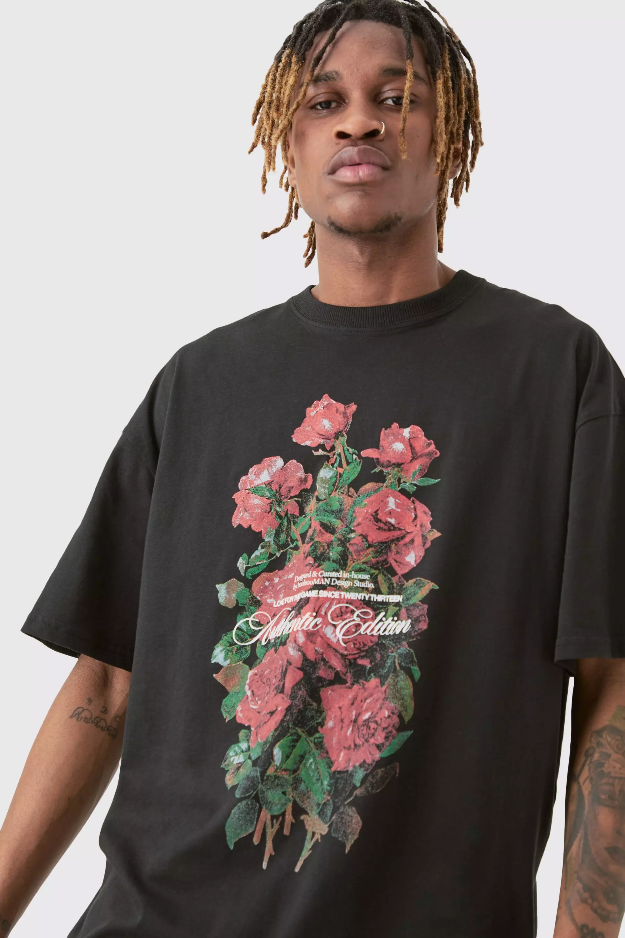 Black Tall Bloemen T-Shirt Met Print alternatieve afbeelding