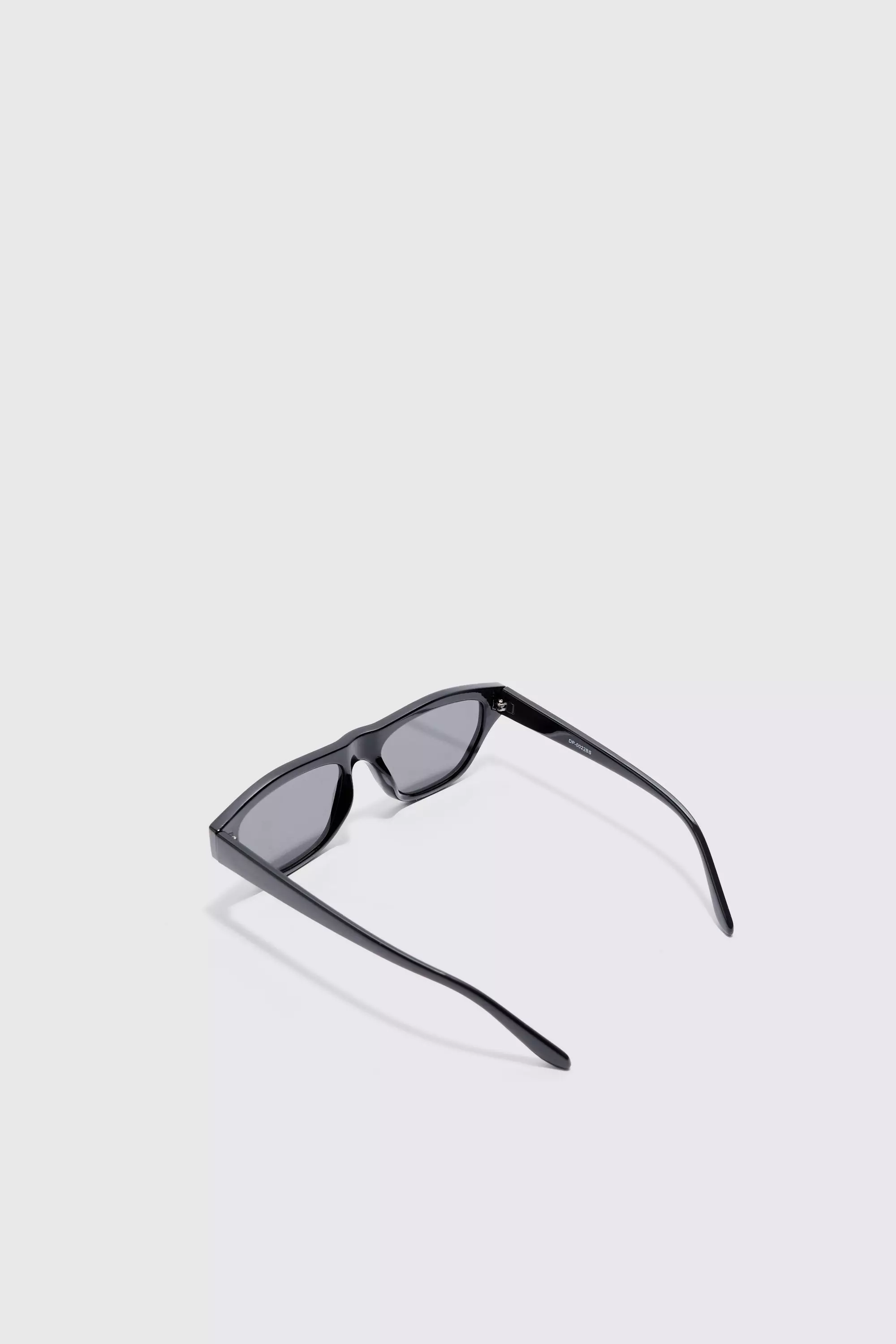 Plastic Chunky Frame Sunglasses In Black alternative image