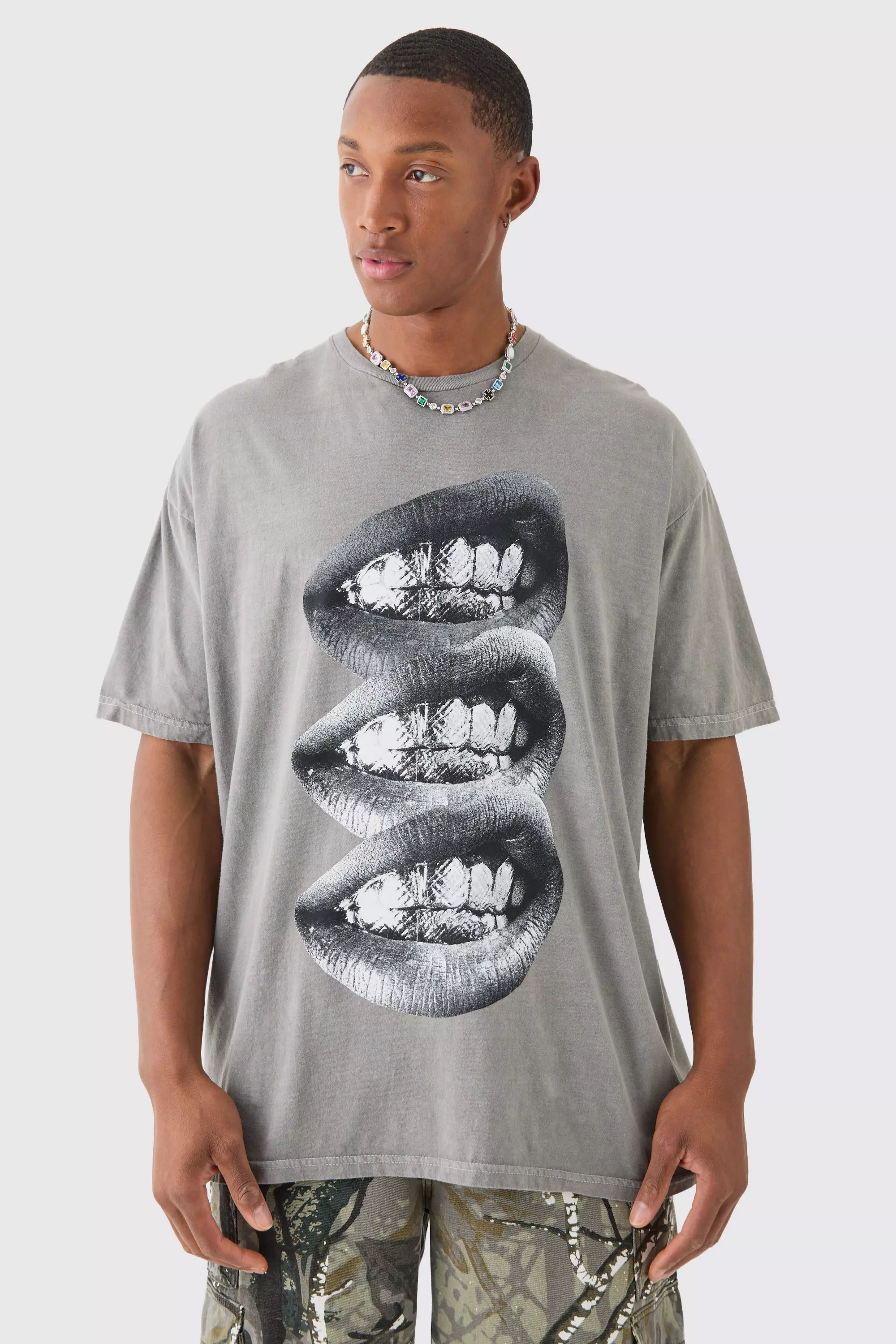 Charcoal Grey Oversized Washed Lip Graphic T-shirt