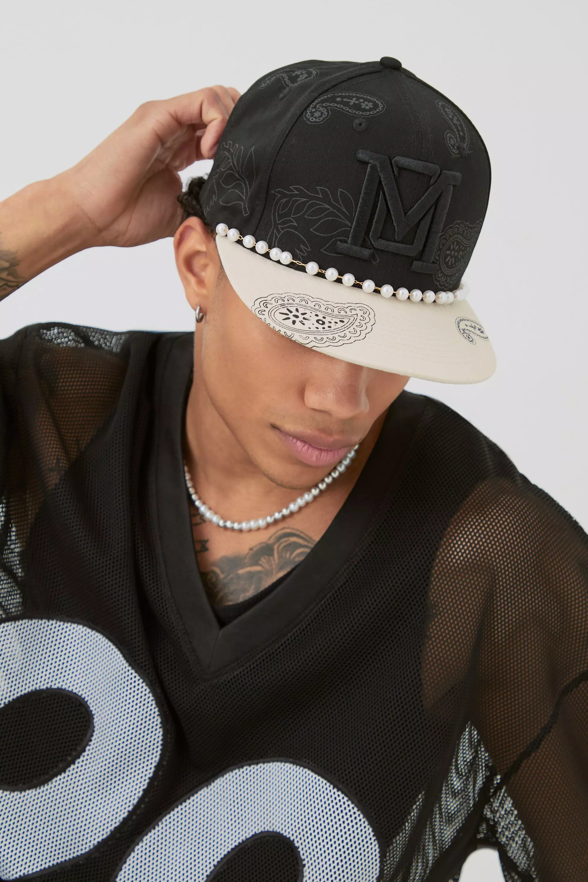 Pearl Embellishment Snapback In Black Black