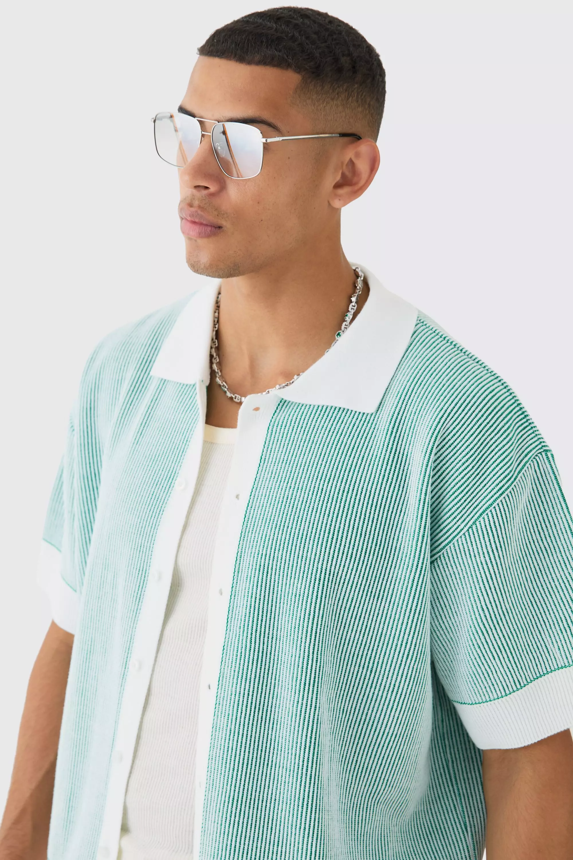 Zweifarbiges kastiges Oversize Strick-Hemd, Green alternatives Bild